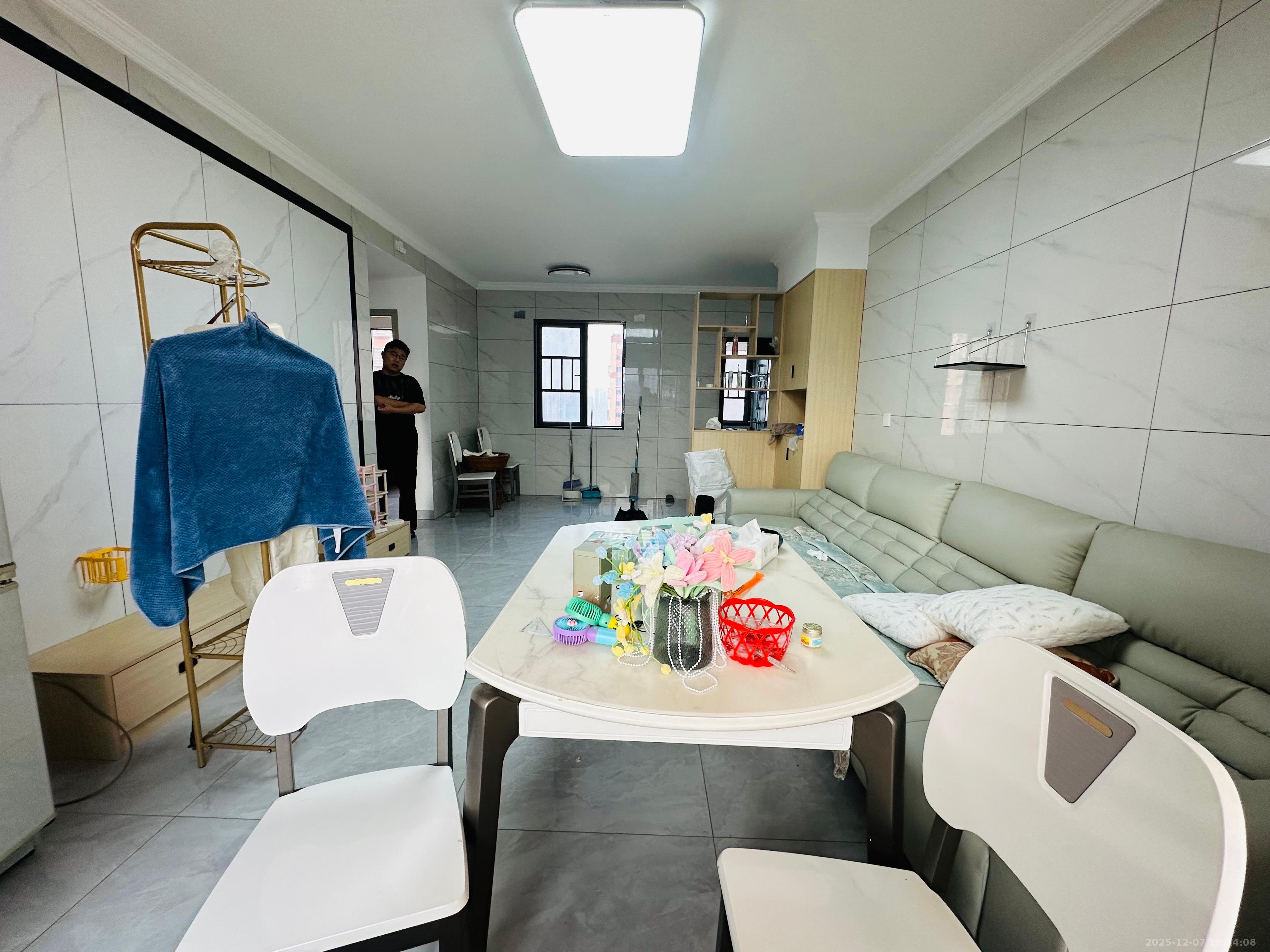 金塘家园  2室1厅1卫    2000.0元/月室内图