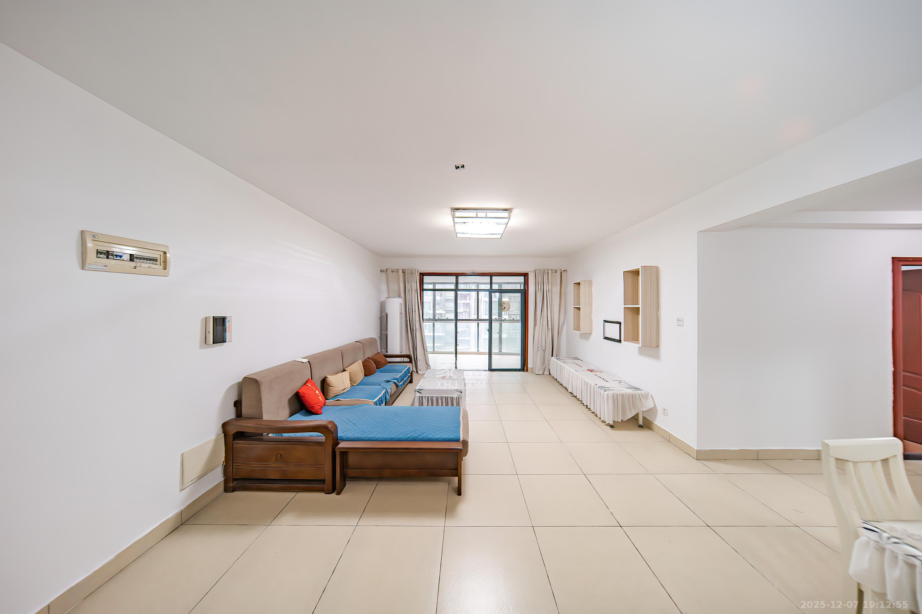 华盛新外滩  3室2厅2卫    135.0万