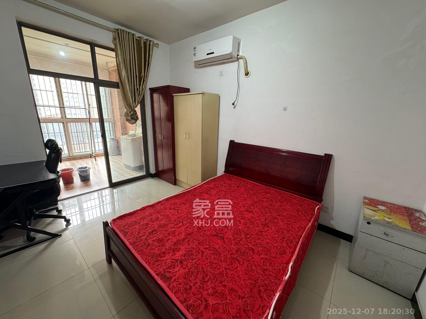 德庆水韵山城  3室2厅1卫    1800.0元/月室内图