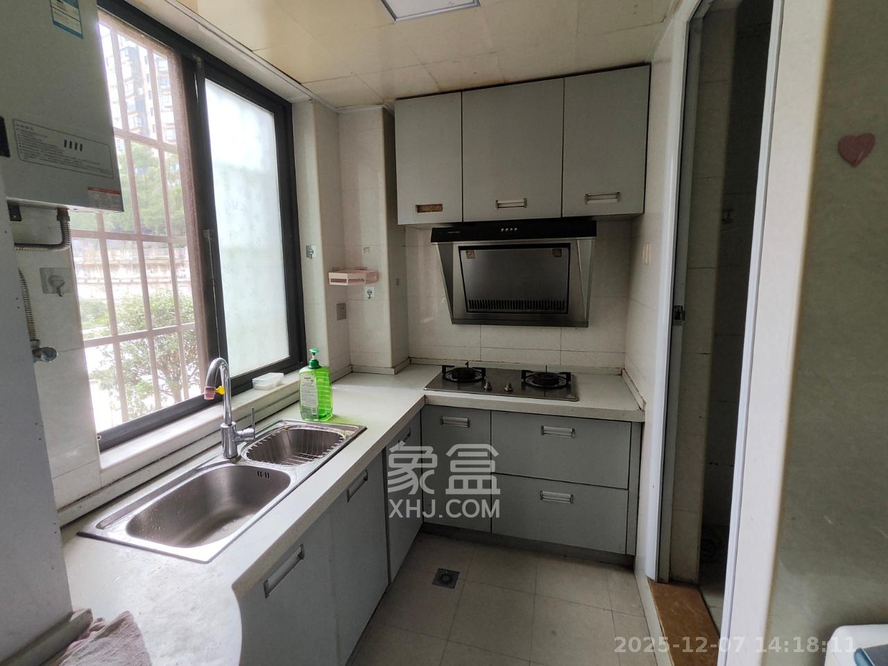 麓江春  1室1厅1卫    1500.0元/月室内图