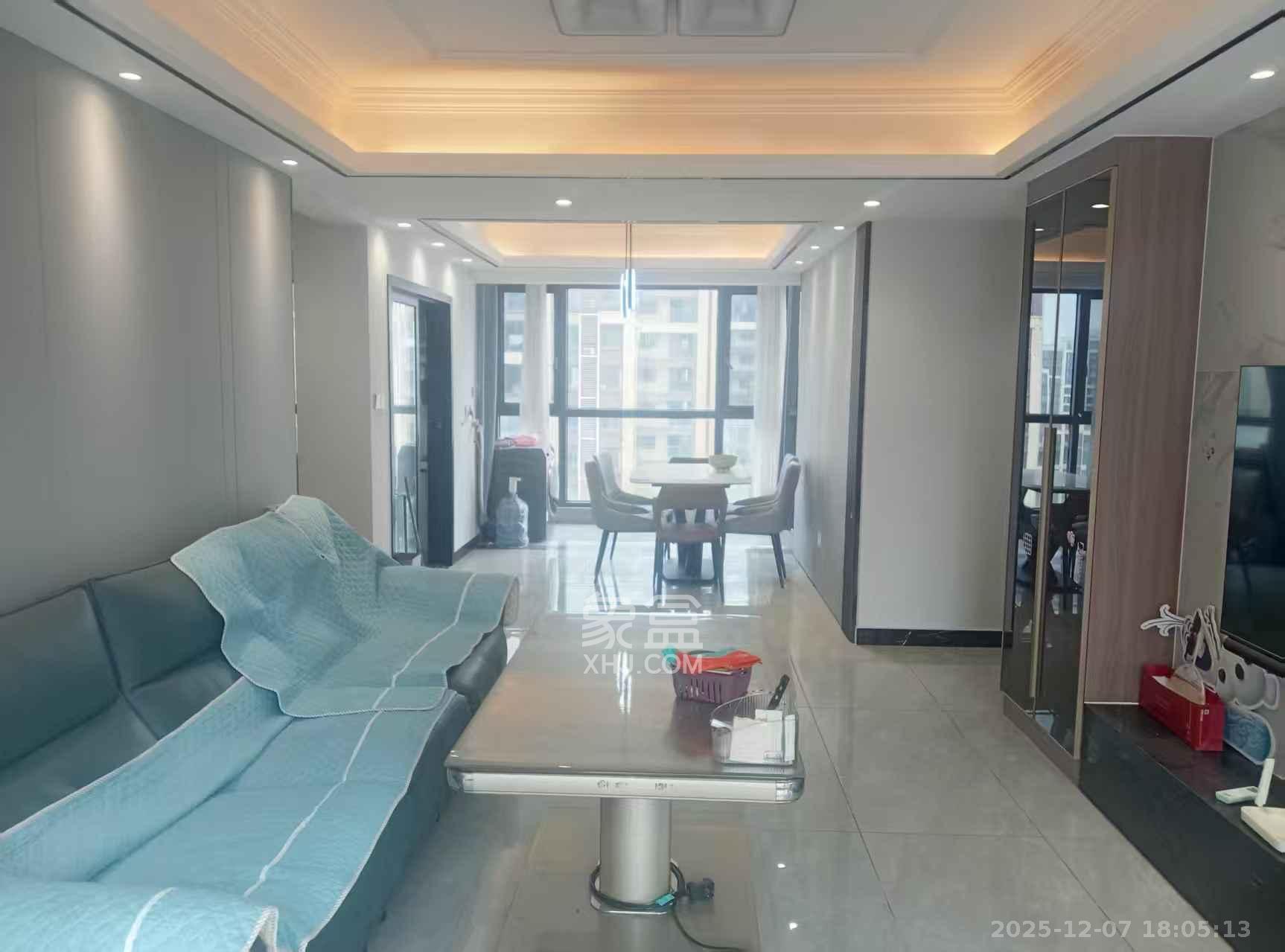 保利大都汇一期、二期  4室2厅2卫    4500.0元/月室内图