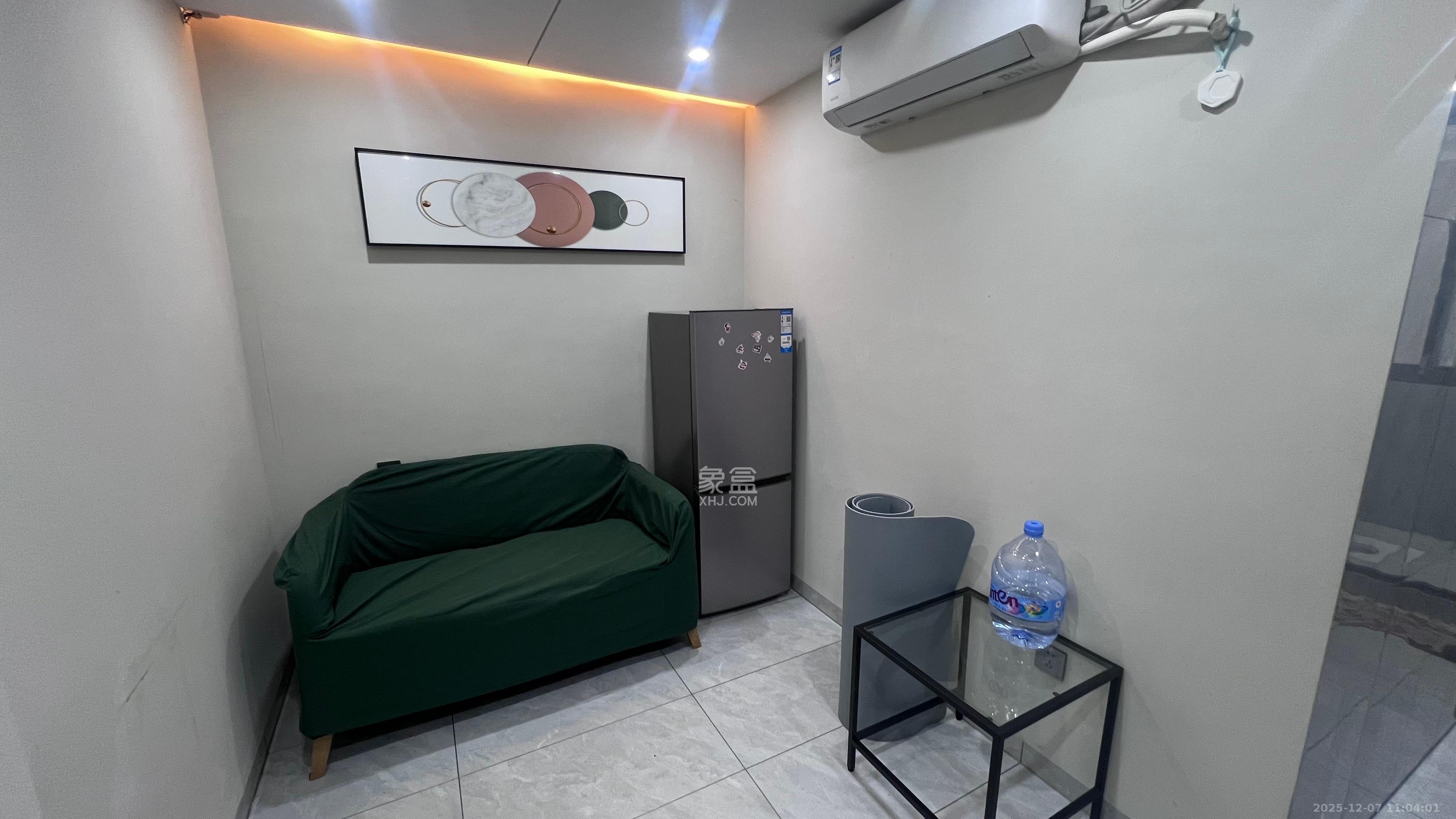 嘉荣苑  1室1厅1卫    1500.0元/月