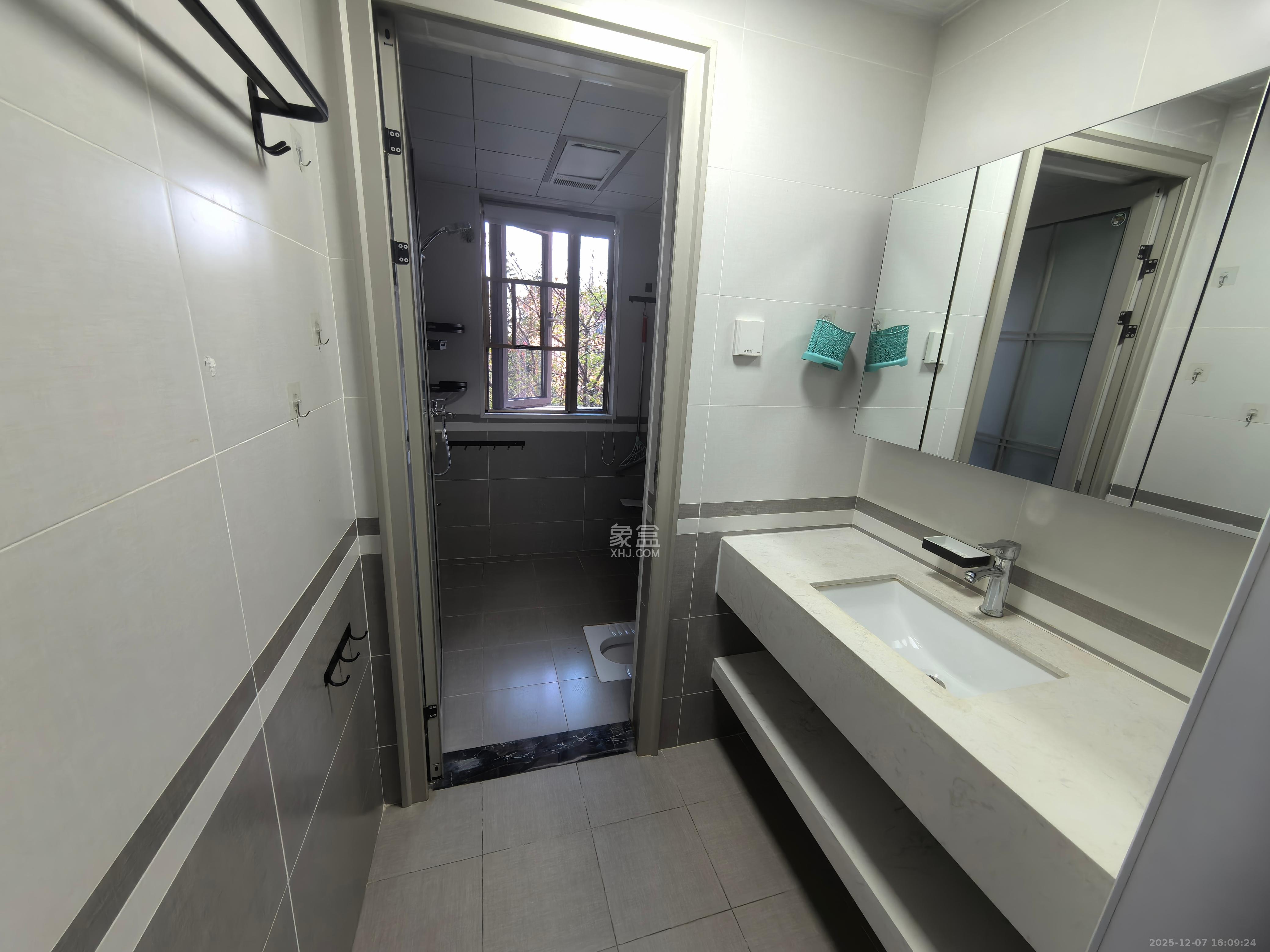 绿地湖湘中心  3室2厅2卫    6000.0元/月室内图