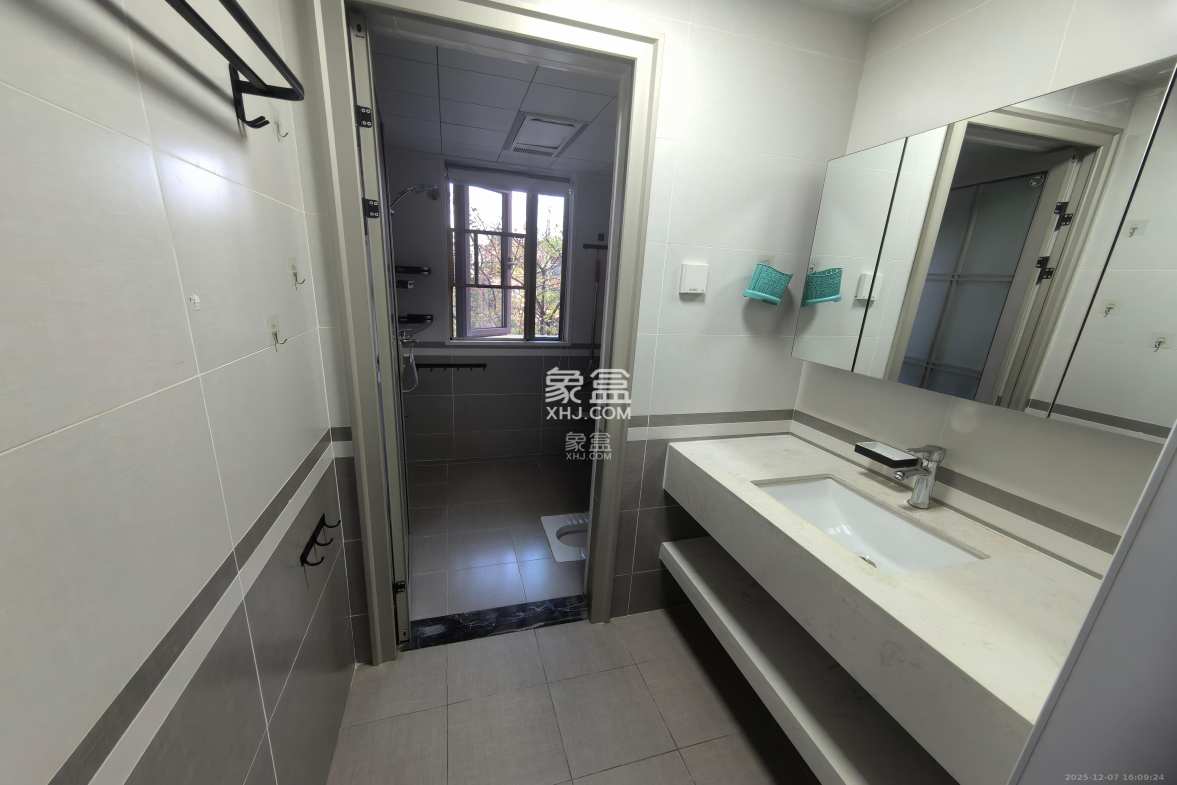 绿地湖湘中心 3室2厅2卫 6000.0元/月 绿地湖湘中心 3室2厅2卫 6000.0元/月室内图