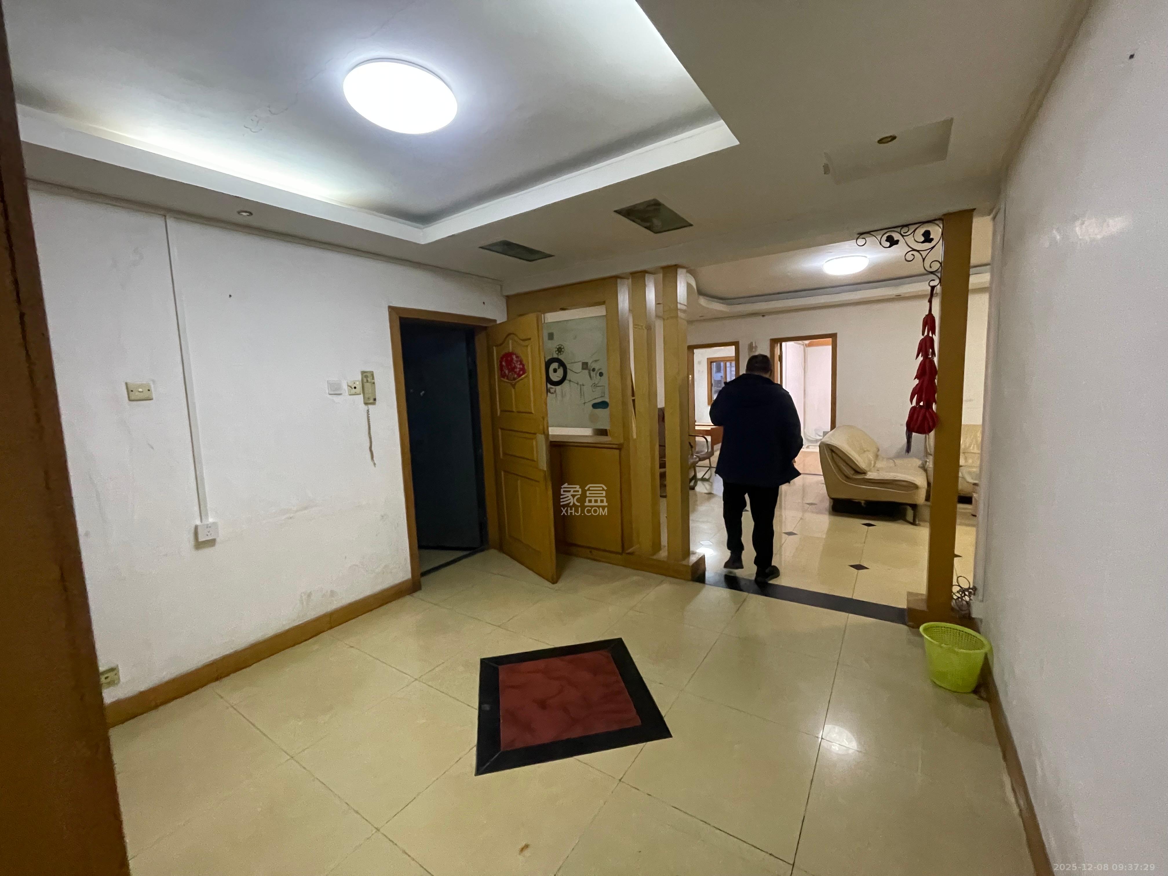 稻田园公寓  1室2厅1卫    2800.0元/月室内图