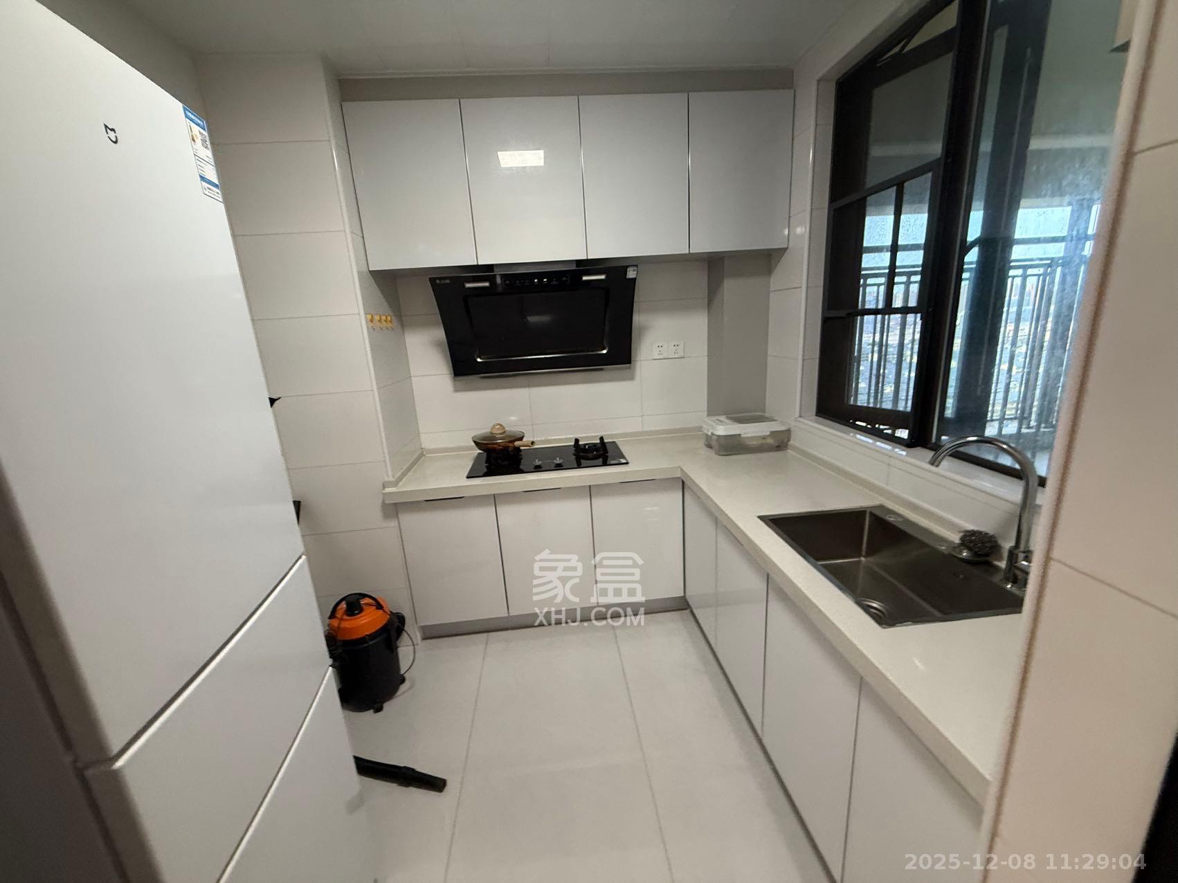 旭辉国悦府 3室1厅2卫 3400.0元/月 旭辉国悦府 3室1厅2卫 3400.0元/月室内图