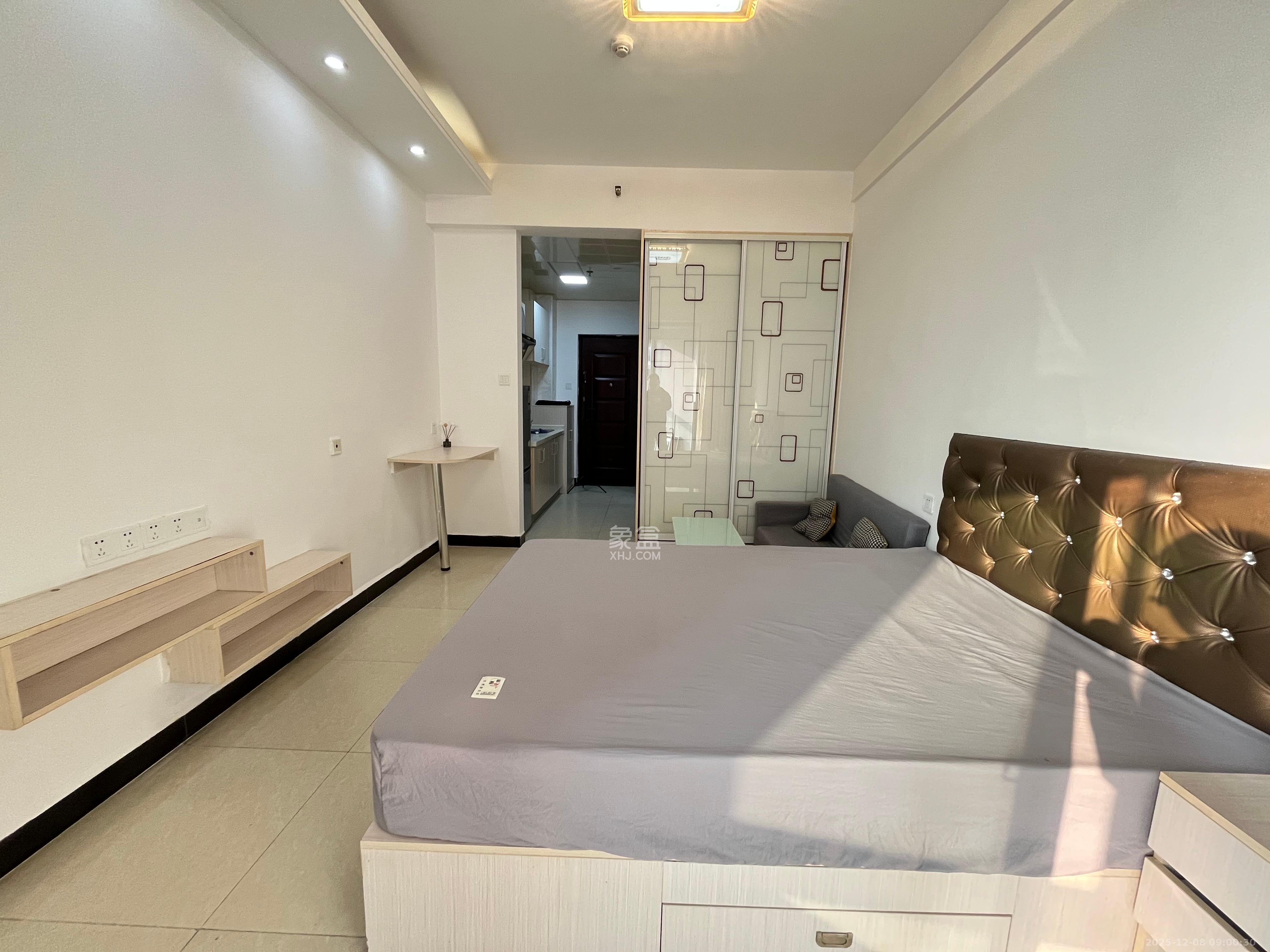 绿地中央广场 1室0厅1卫 1400.0元/月 绿地中央广场 1室0厅1卫 1400.0元/月室内图