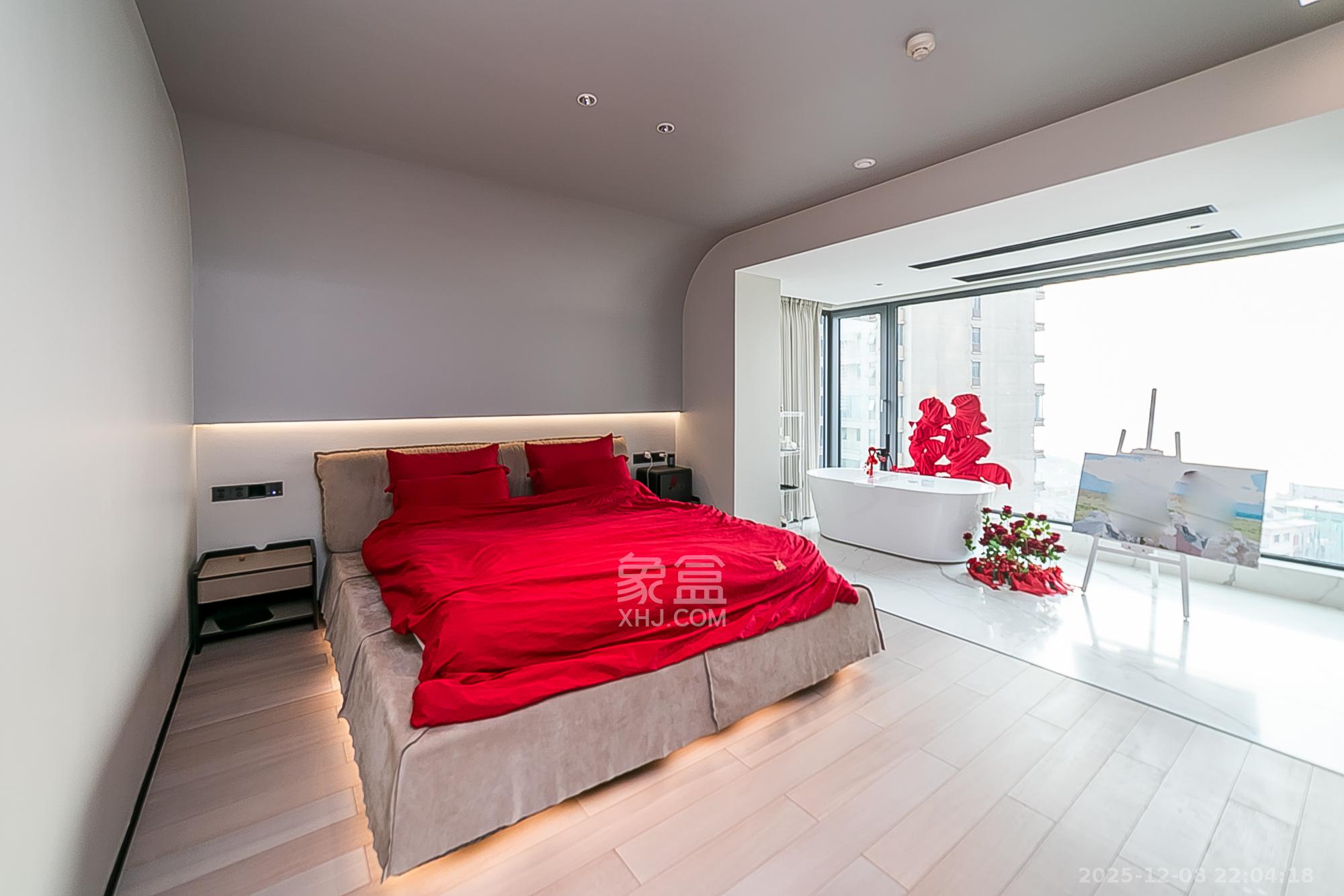 中建江山壹号  4室2厅2卫    708.0万卧室