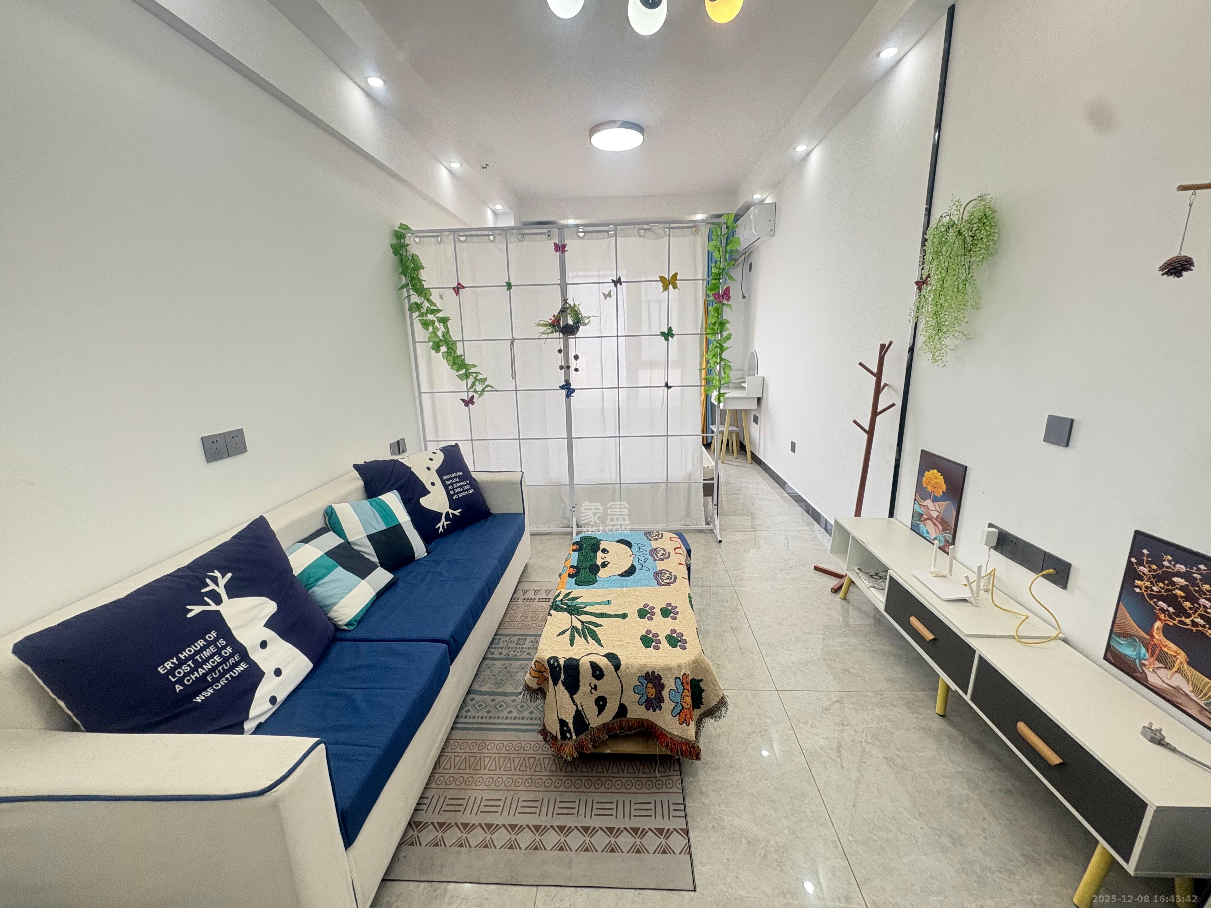 保利香槟国际  1室0厅0卫    1400.0元/月