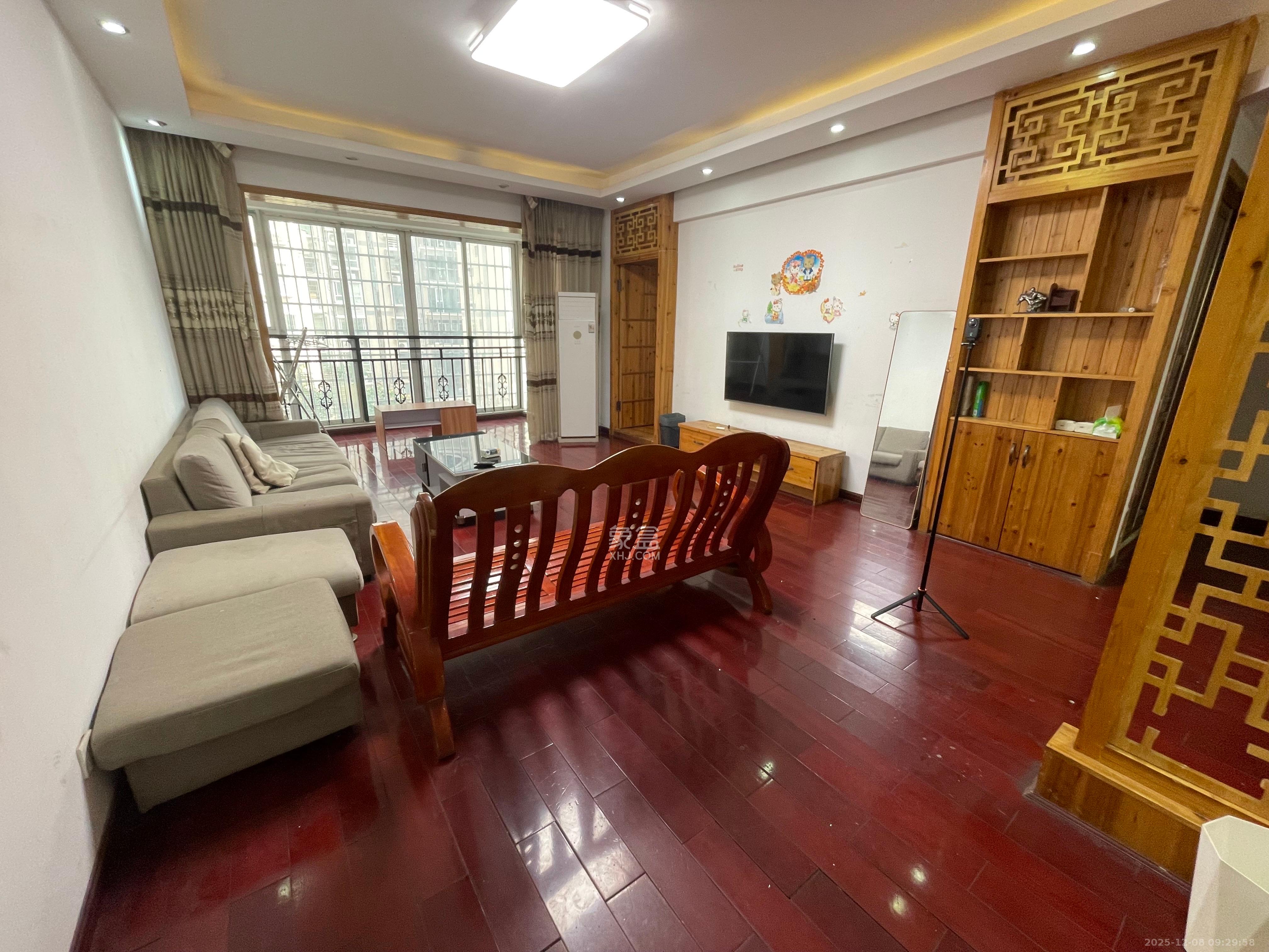 城市山水豪园（山水城市风景）  3室2厅1卫    2400.0元/月