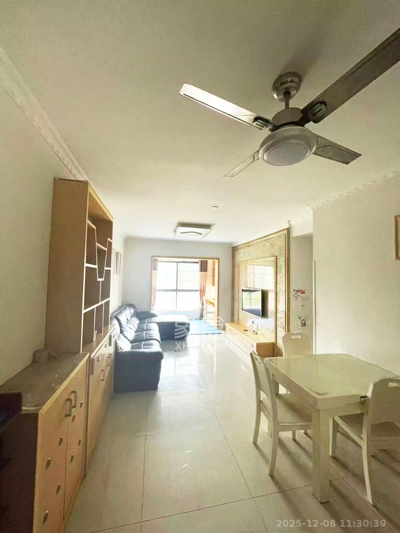 天麓尚层  3室2厅1卫    2200.0元/月