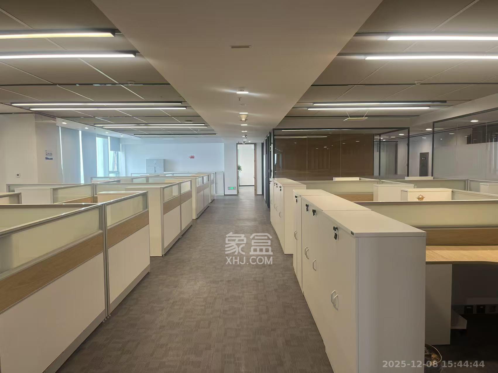 汇景发展环球中心   2252.36㎡      176000.0元/月