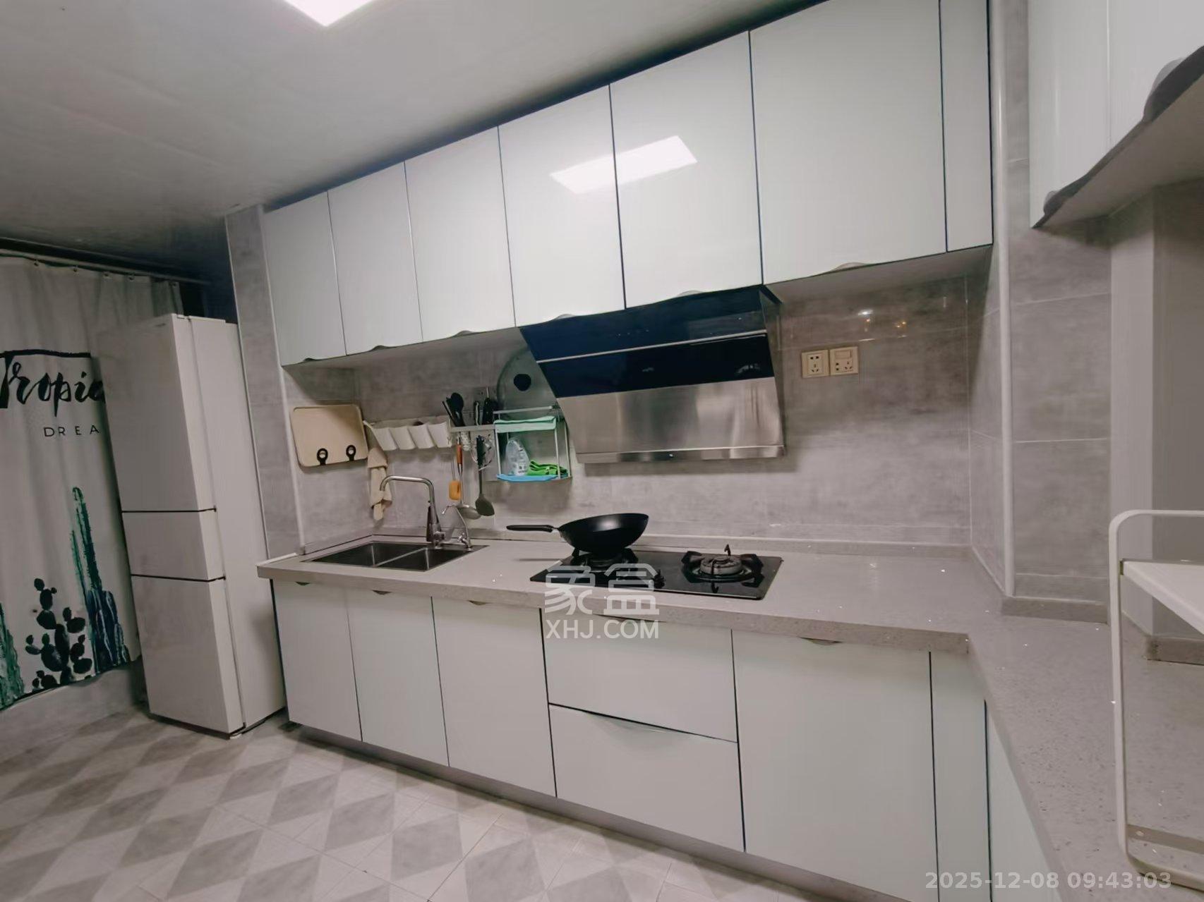 未来漫城  3室2厅2卫    2600.0元/月