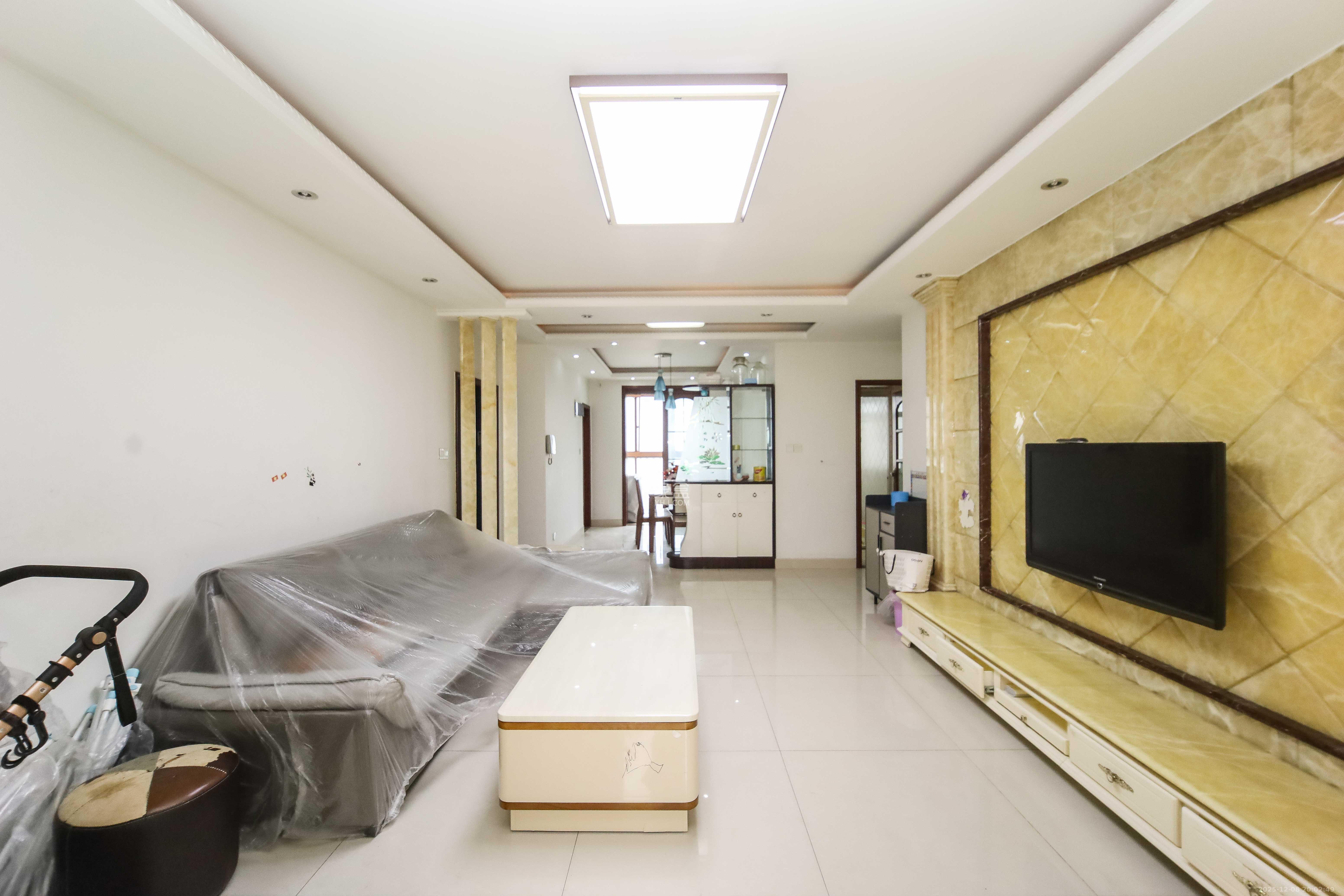 世嘉国际华城  3室2厅2卫    130.0万