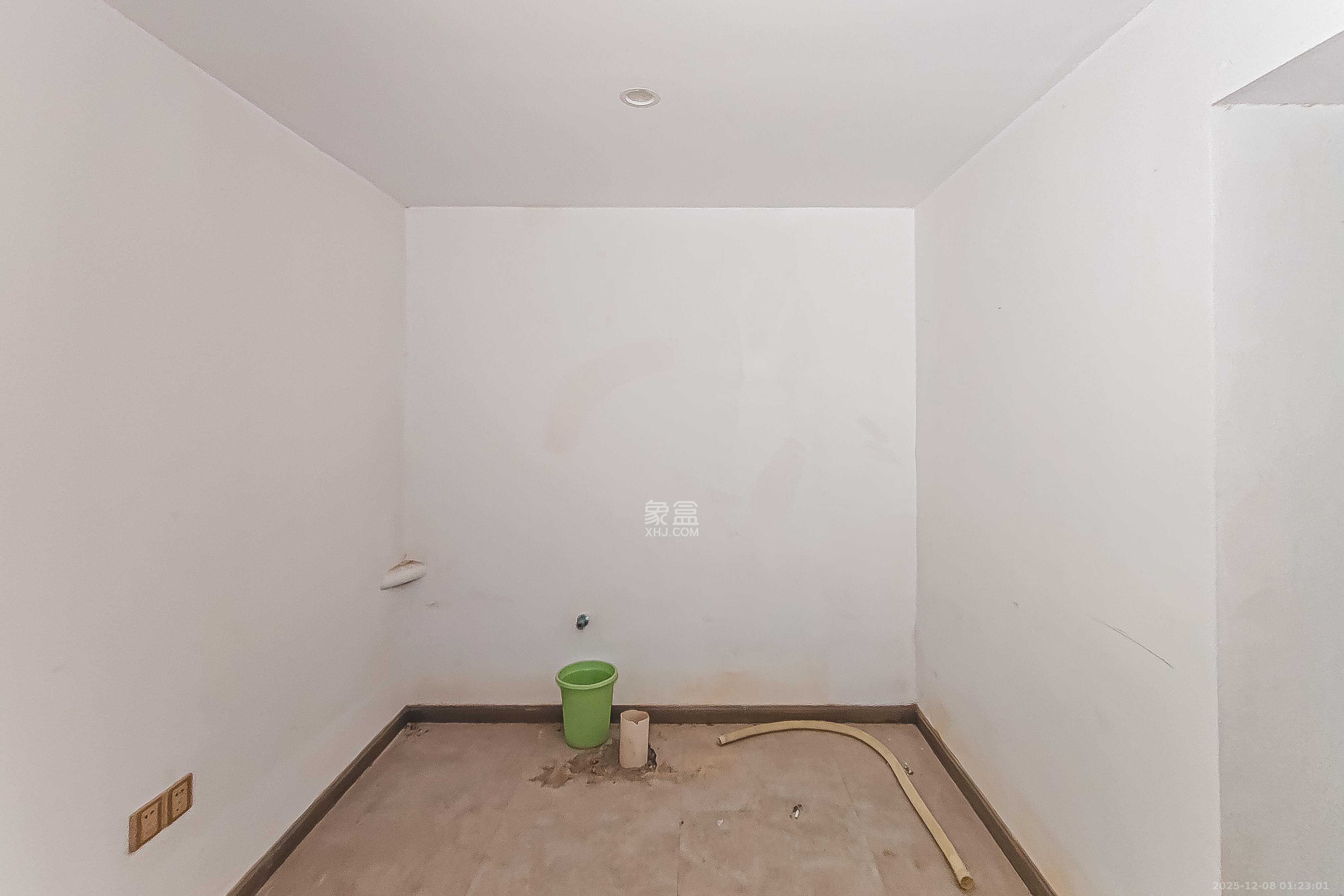 摩天一号  1室1厅1卫    30.0万其他