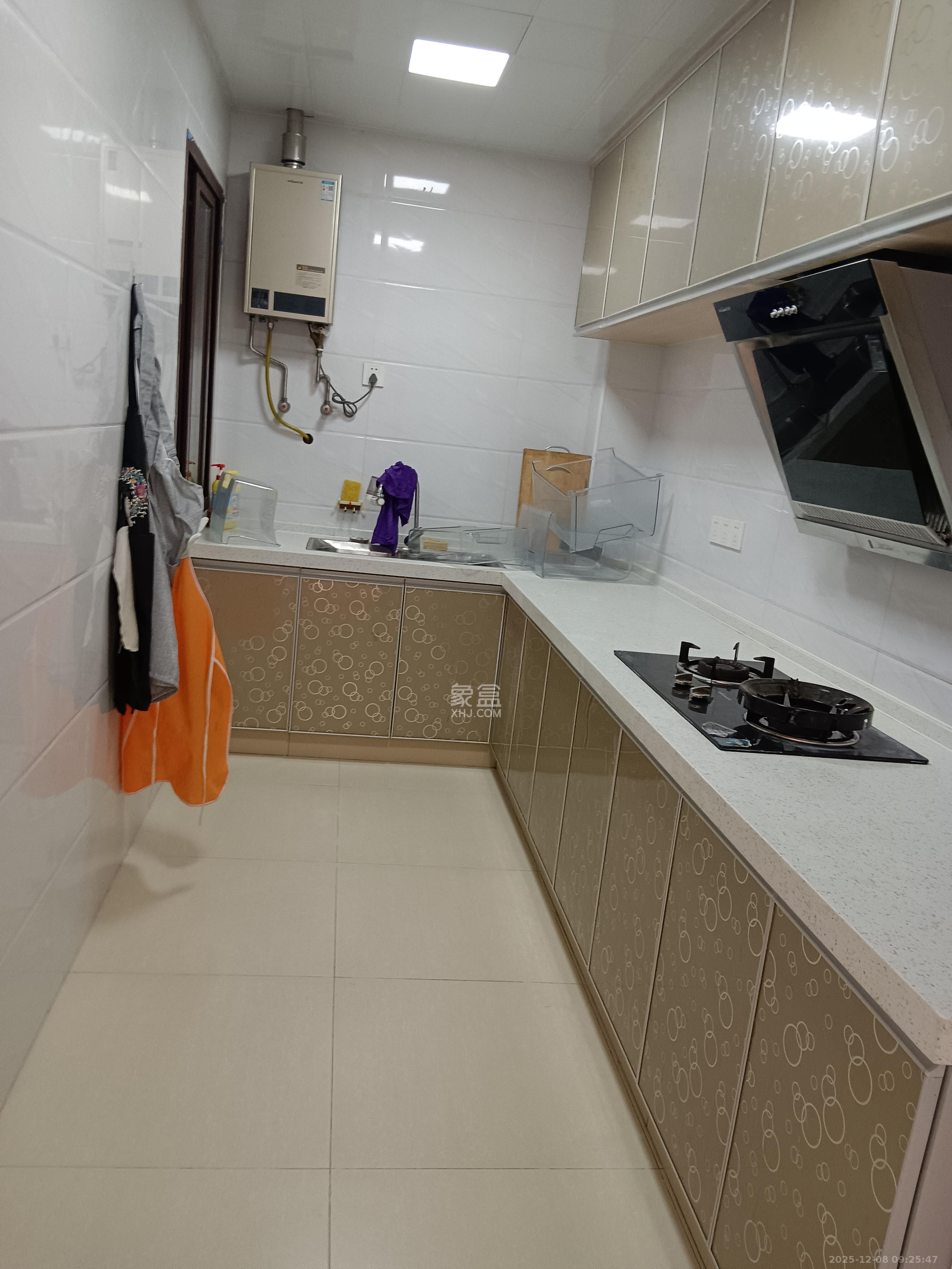 东方美地  1室2厅1卫    2300.0元/月室内图