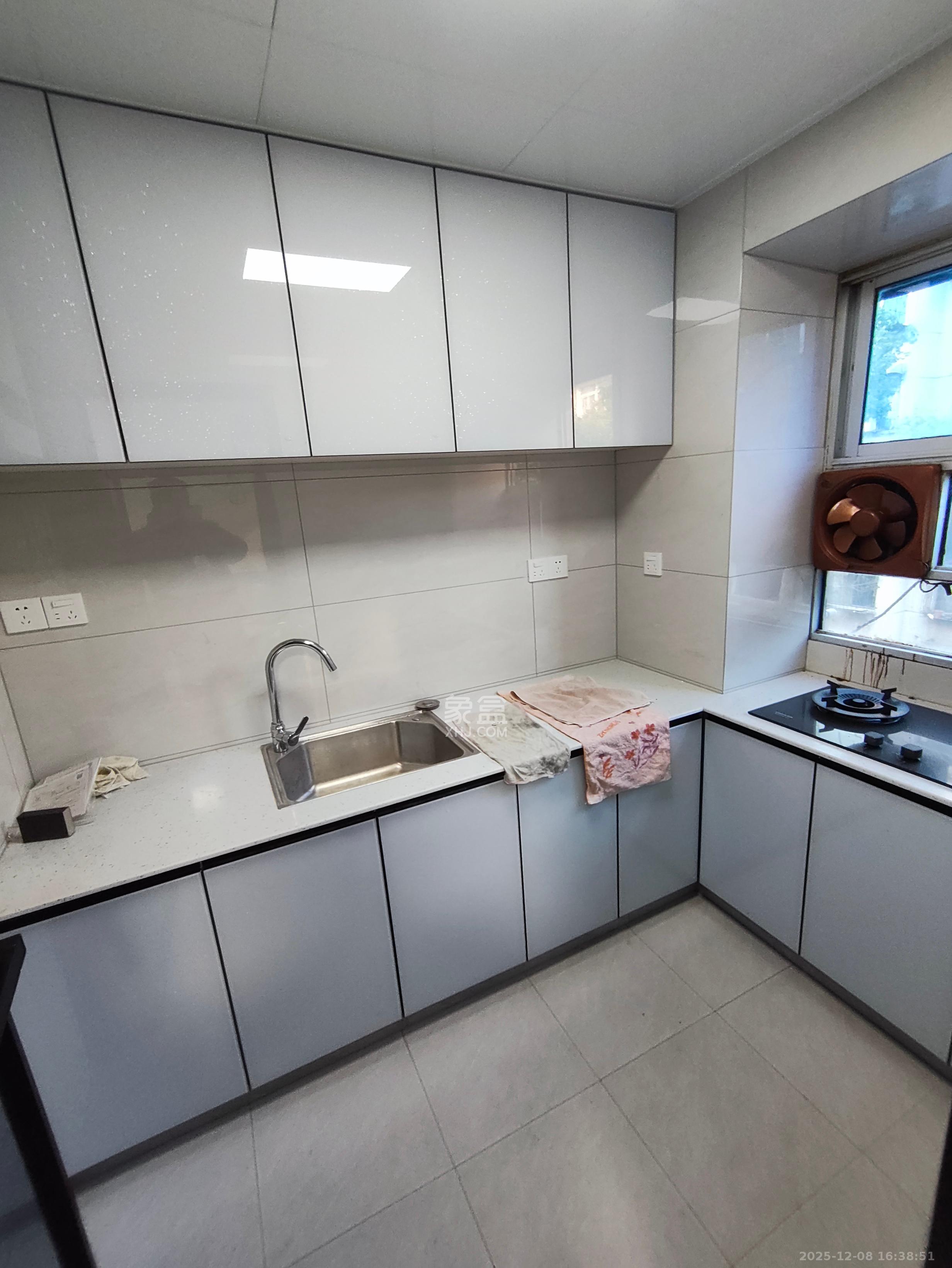 邮电新村  3室1厅1卫    1800.0元/月