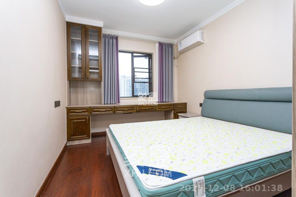 万润滨江天著  4室2厅2卫    3000.0元/月室内图