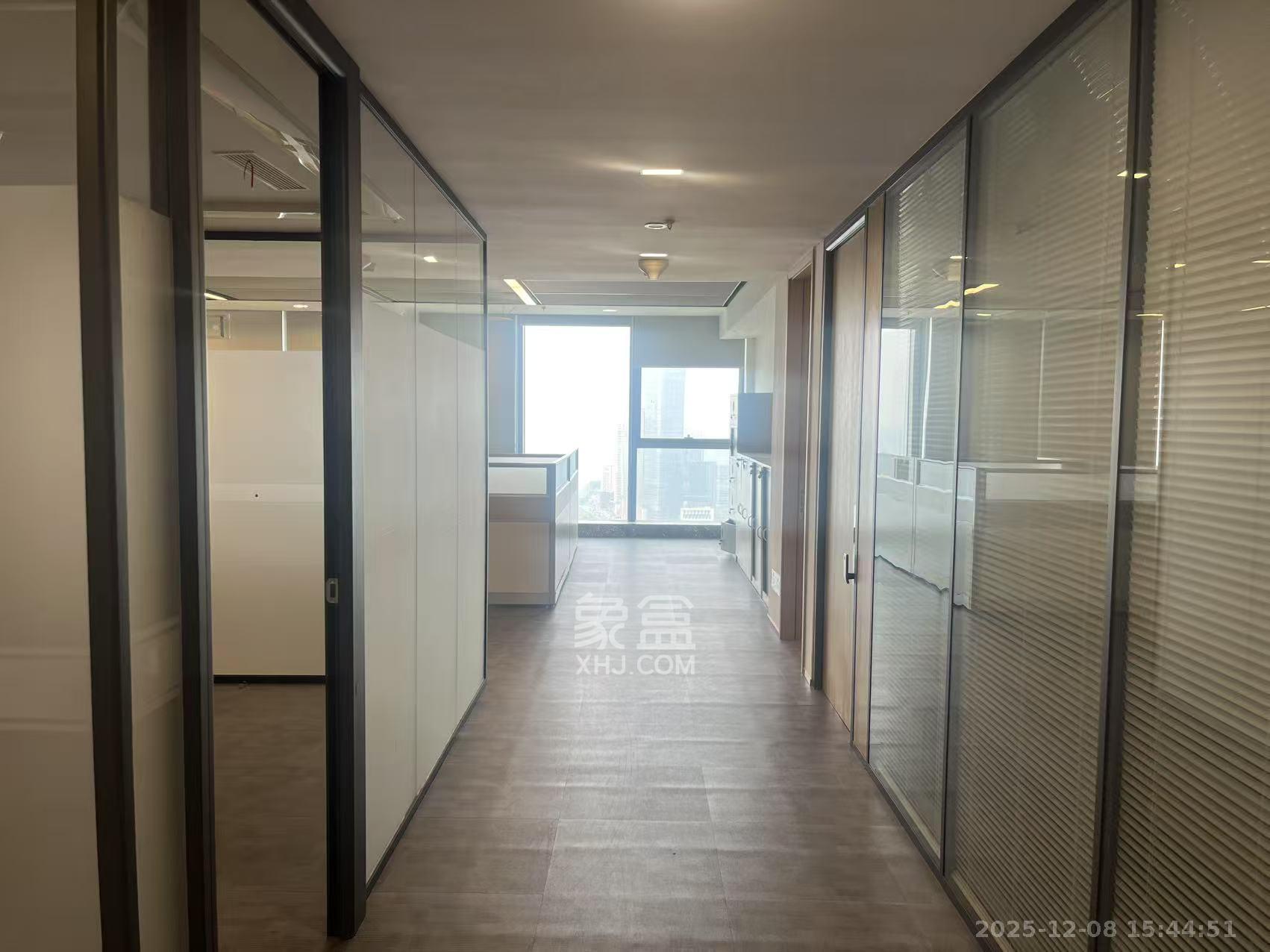 汇景发展环球中心   2252.36㎡      176000.0元/月室内图