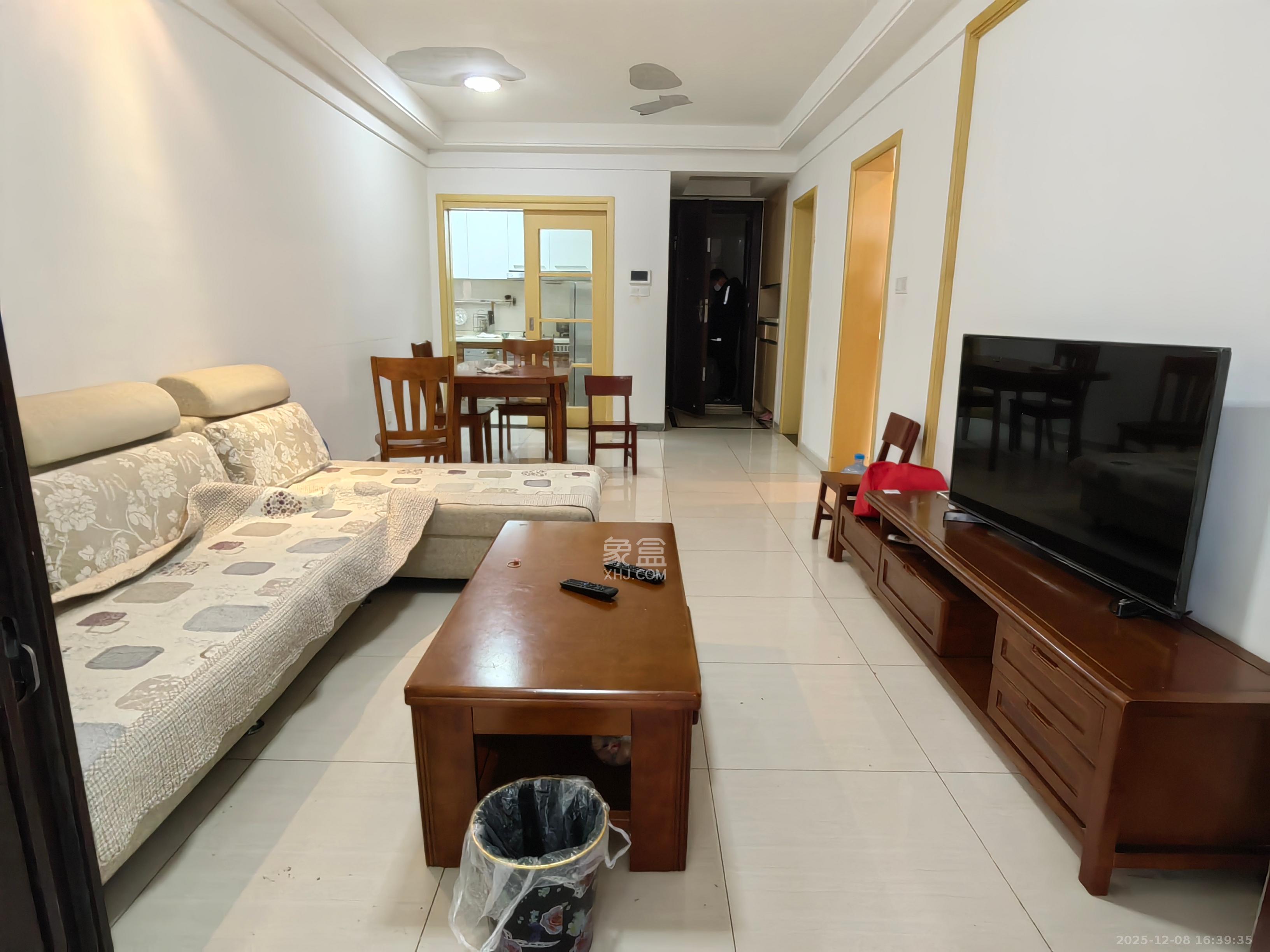 中海国际四期  2室2厅1卫    1800.0元/月