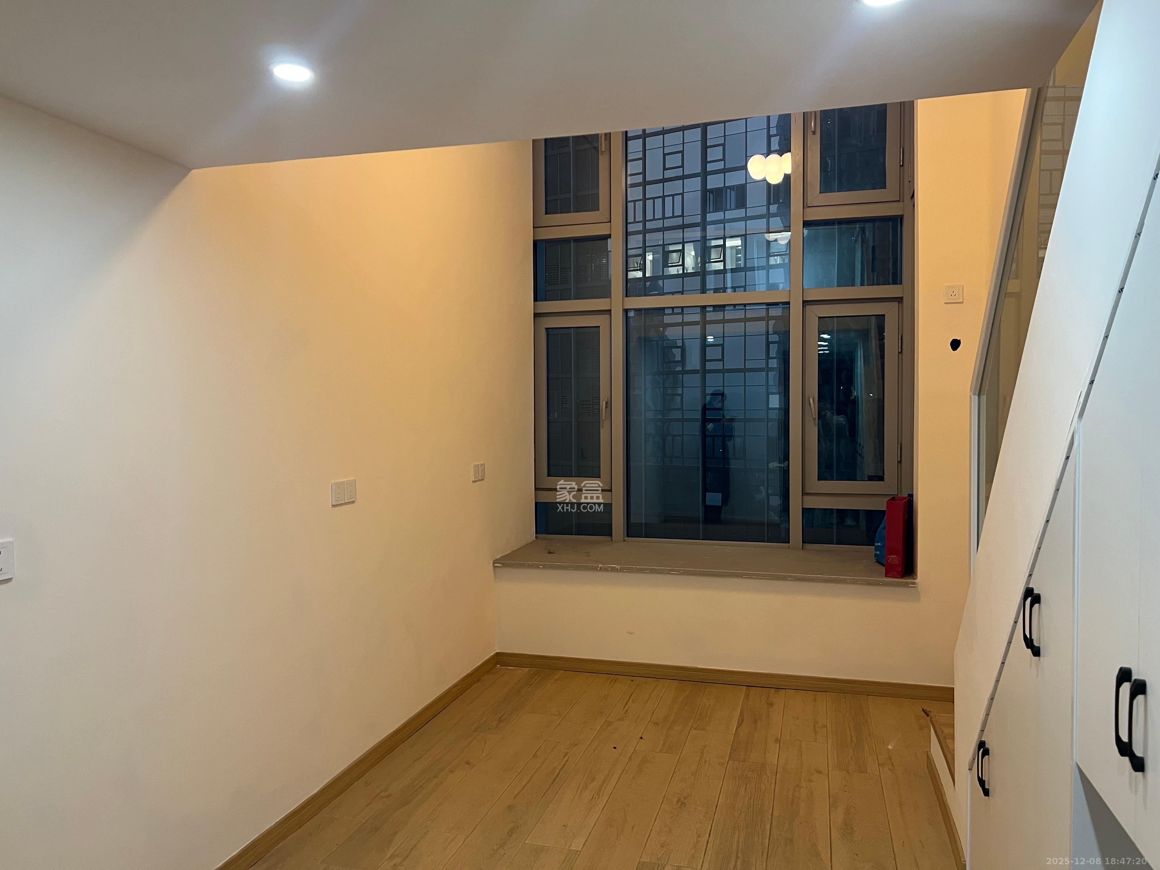 福晟翡翠湾  1室1厅1卫    1700.0元/月