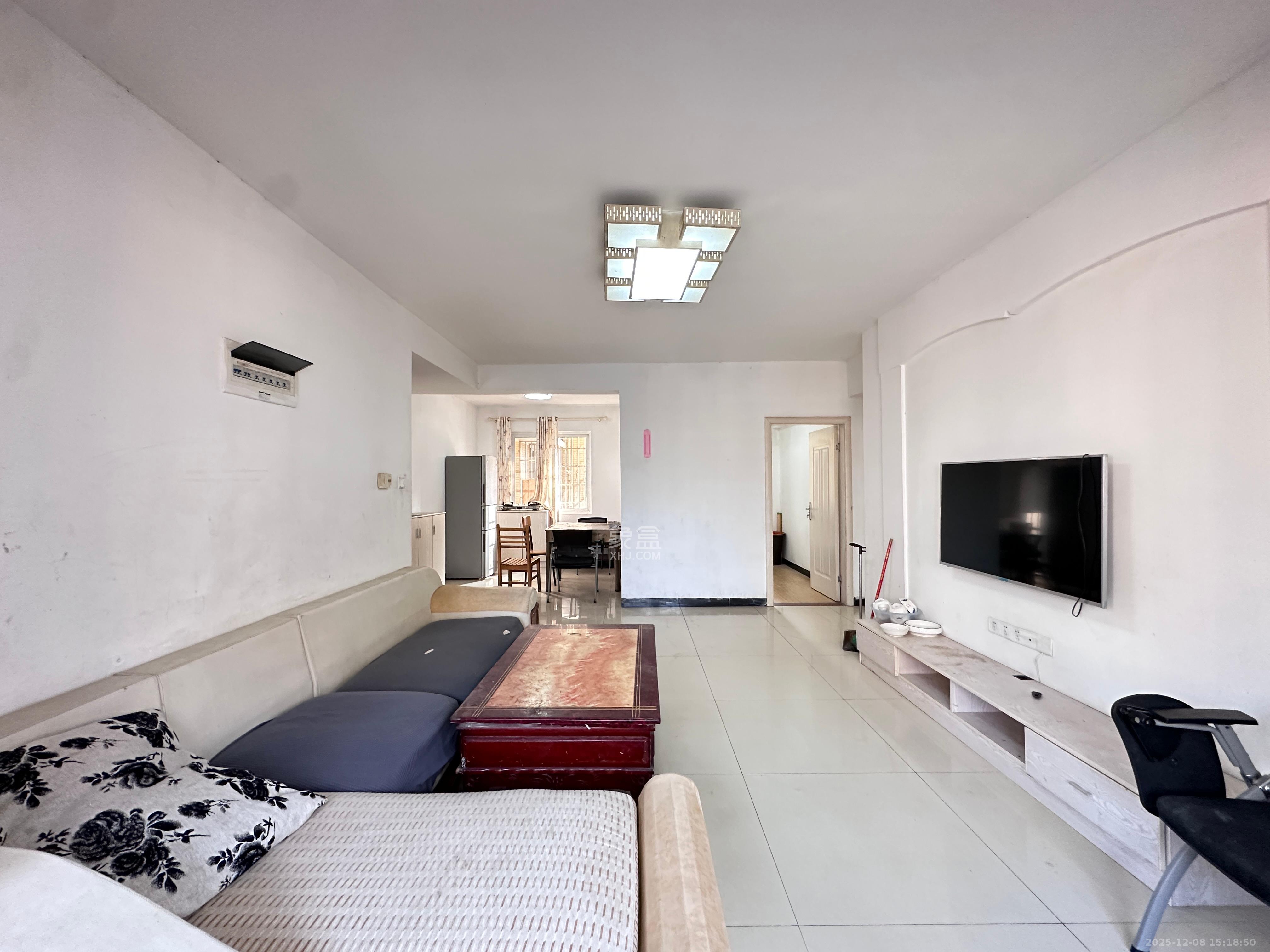 星城新宇黎锦苑  3室2厅2卫    1800.0元/月