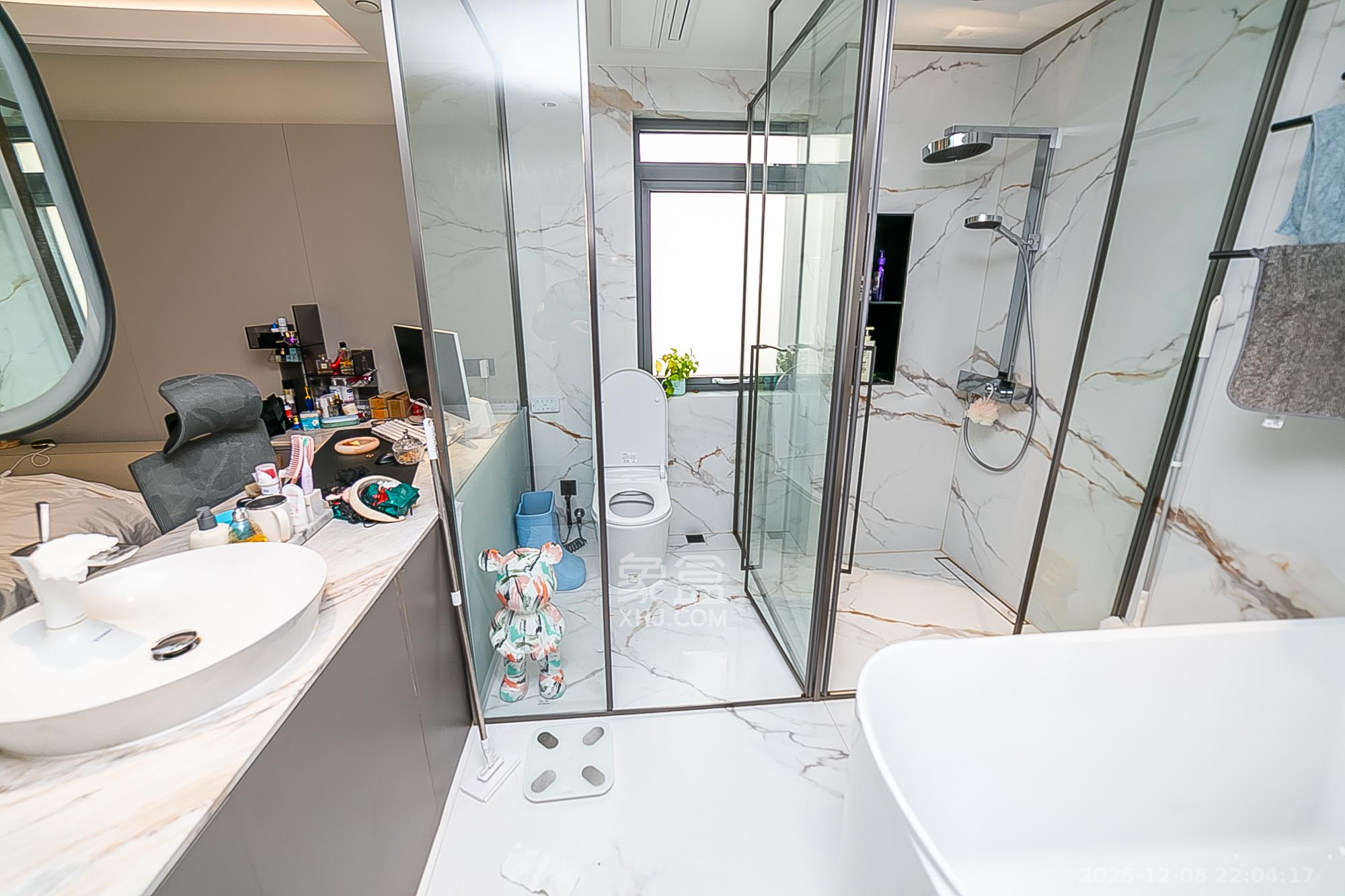 中建江山壹号  4室2厅2卫    708.0万卫生间