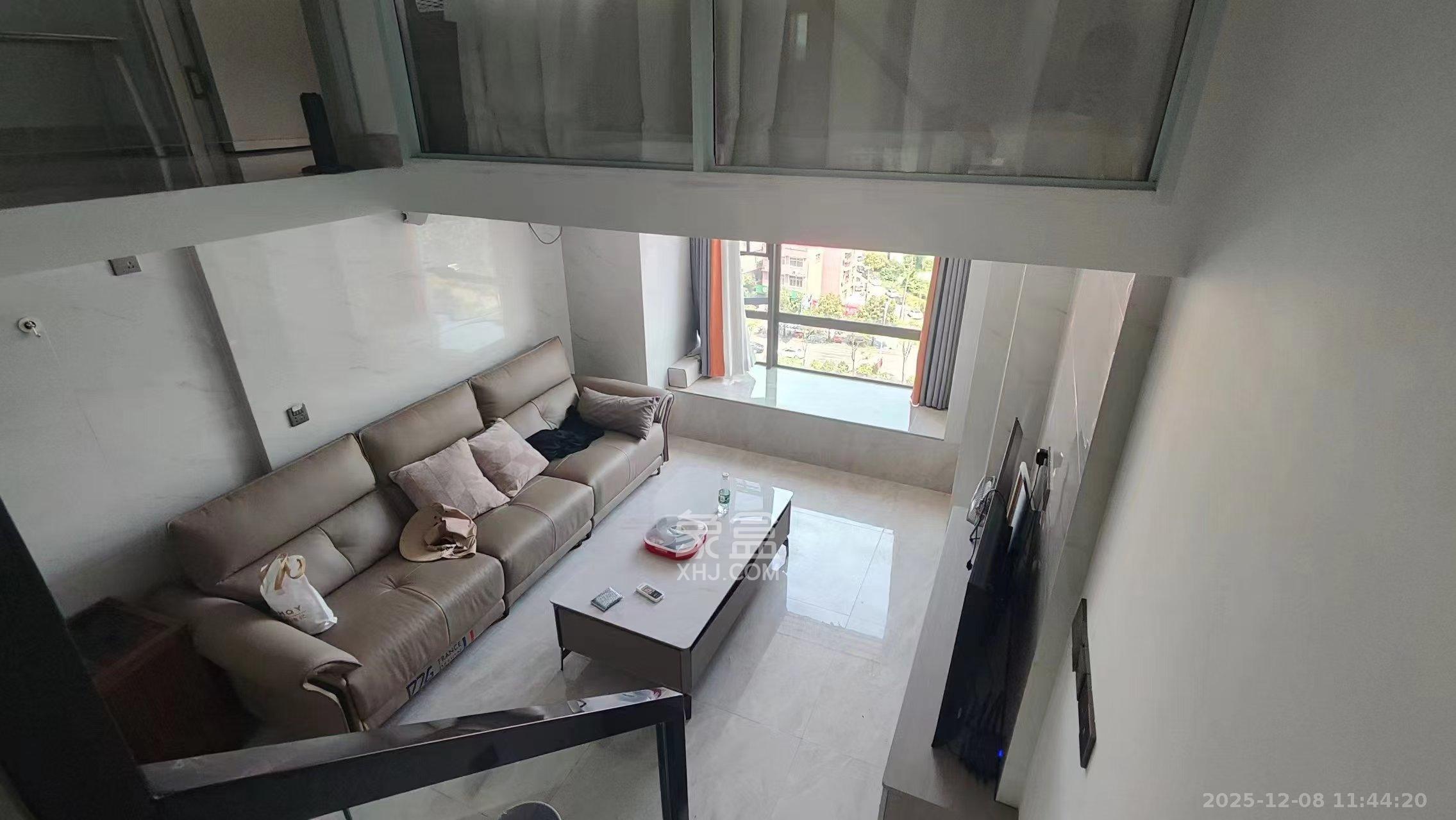 天麓轻奢国际  2室1厅1卫    1800.0元/月