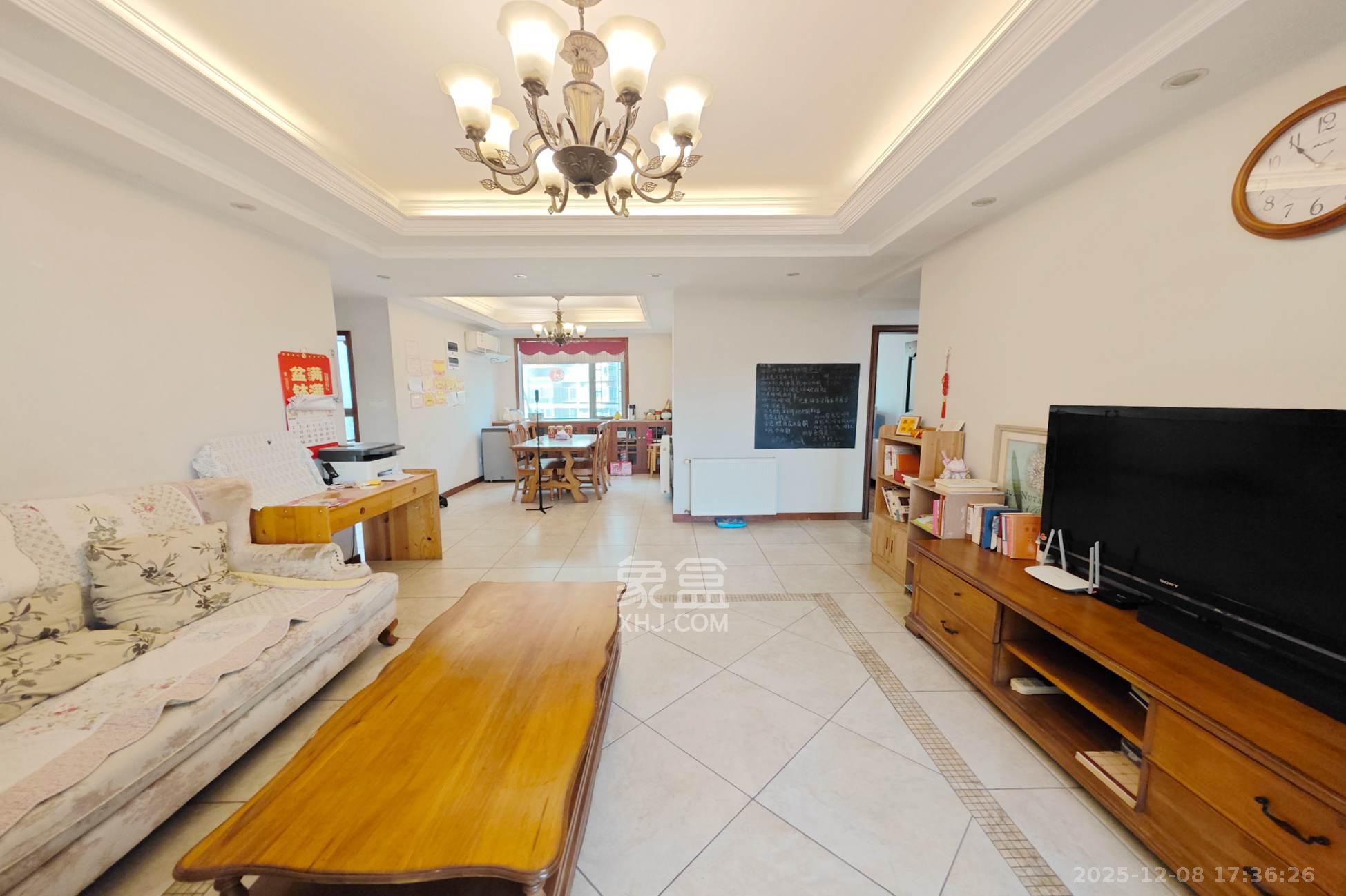 新城新世界一二三期  4室2厅2卫    172.0万