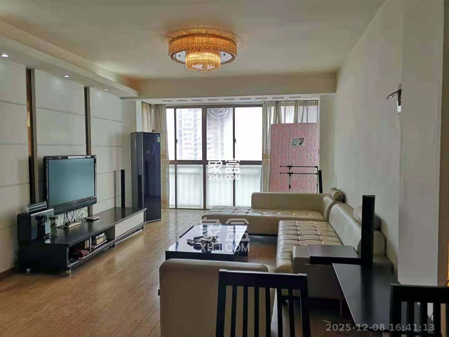 活力康城  3室2厅2卫    3500.0元/月