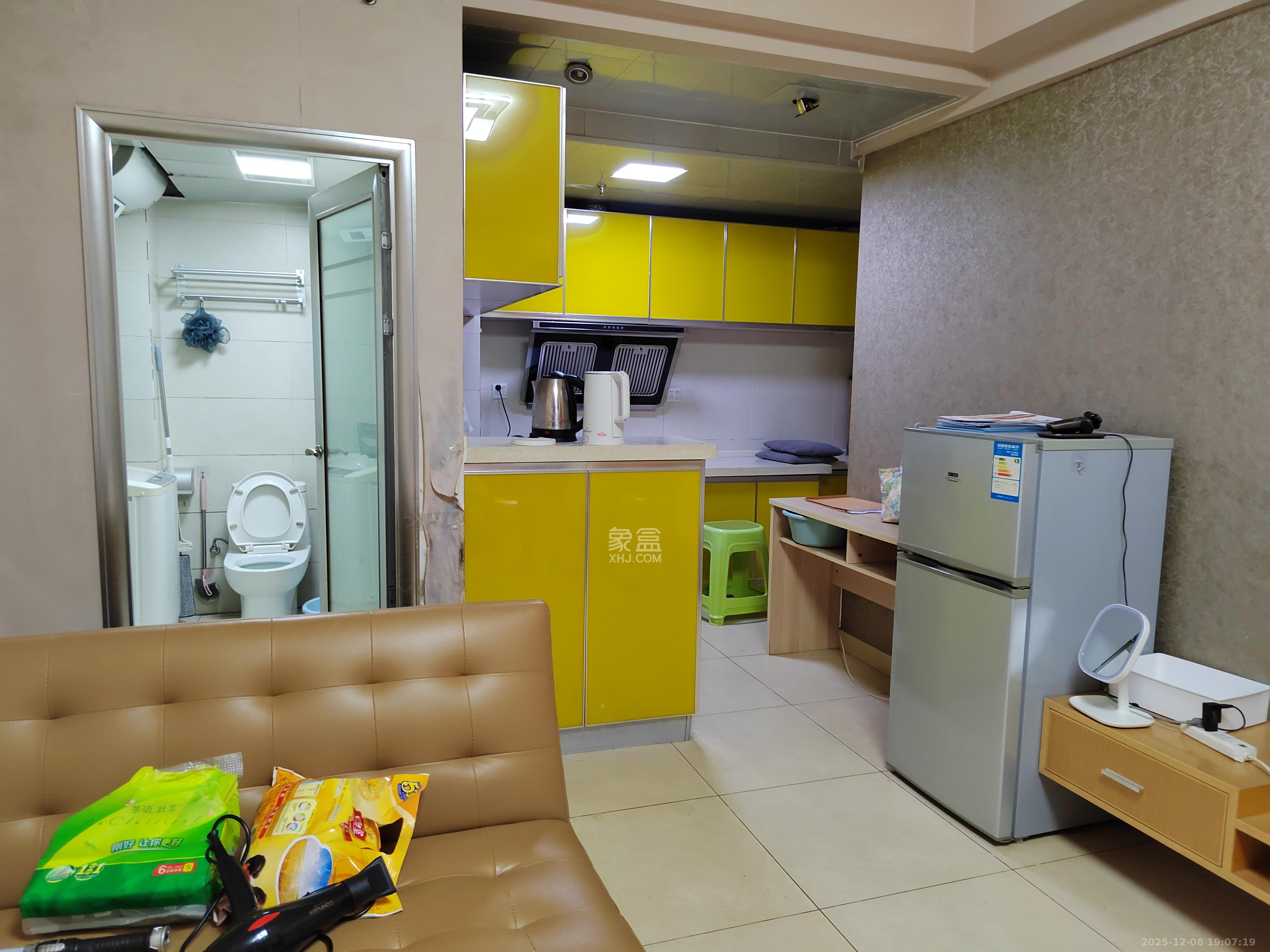 公园西郡  1室1厅1卫    1800.0元/月