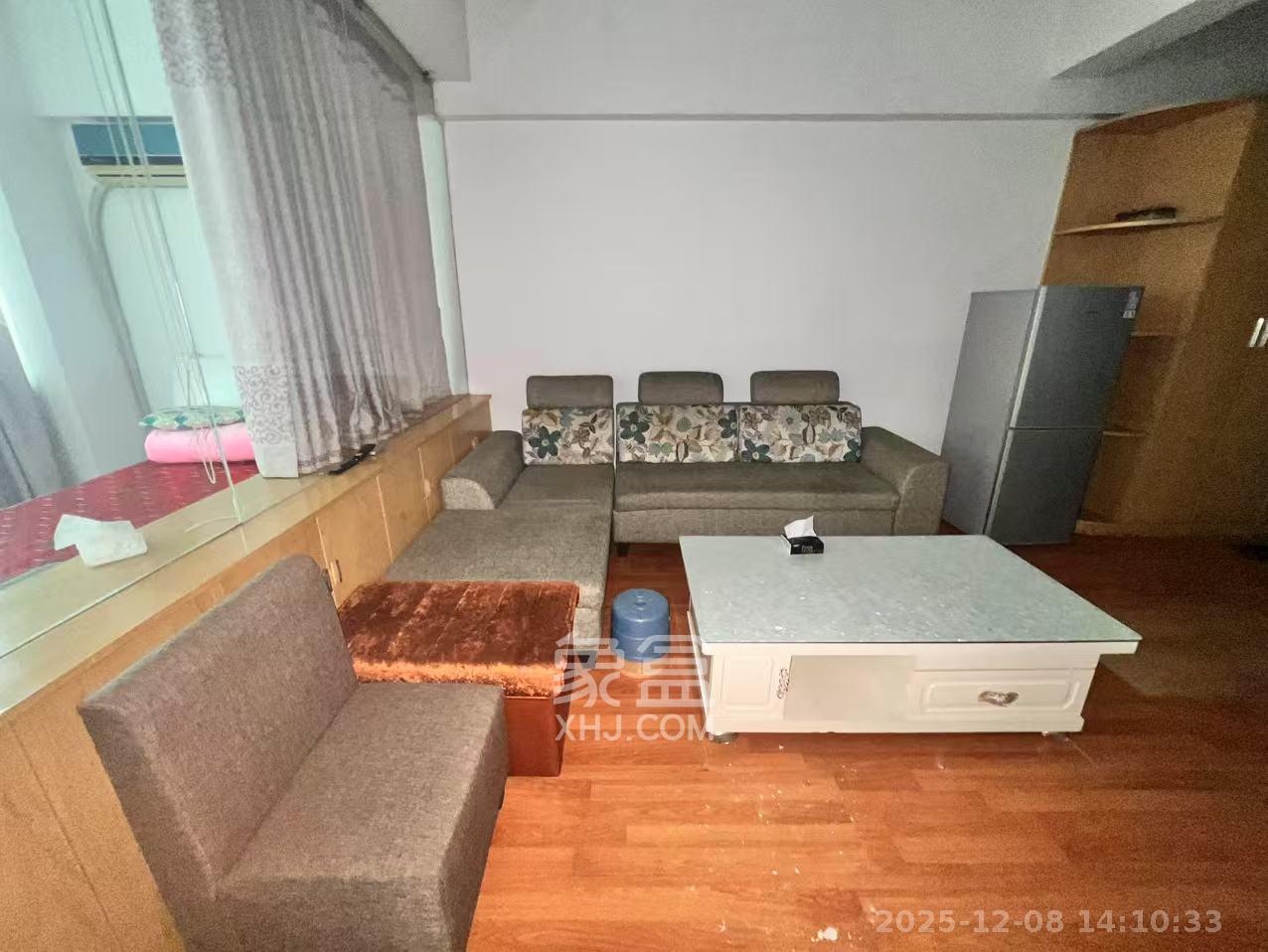 上城星座  1室1厅1卫    1900.0元/月