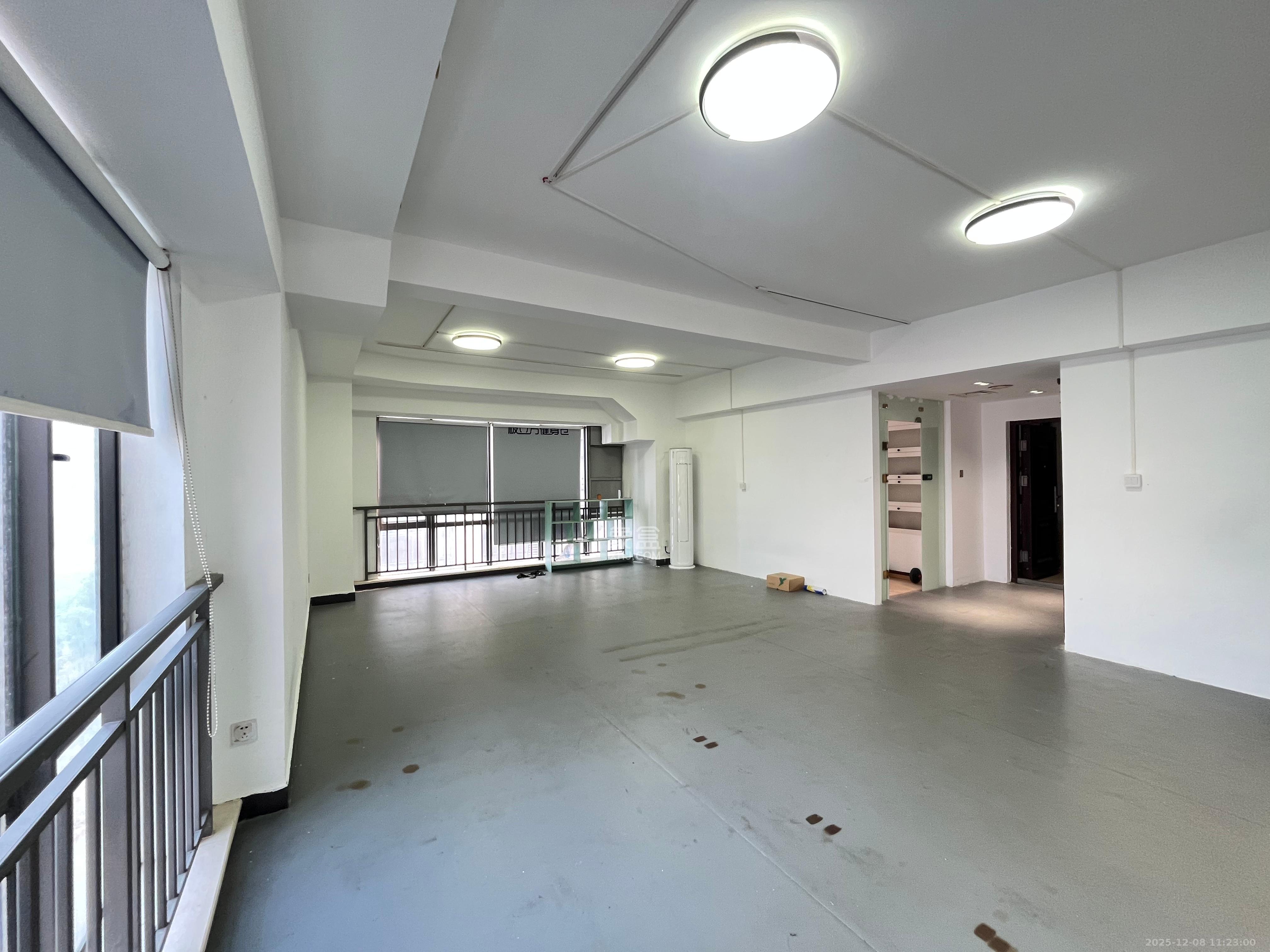 摩天一号  1室1厅1卫    2600.0元/月