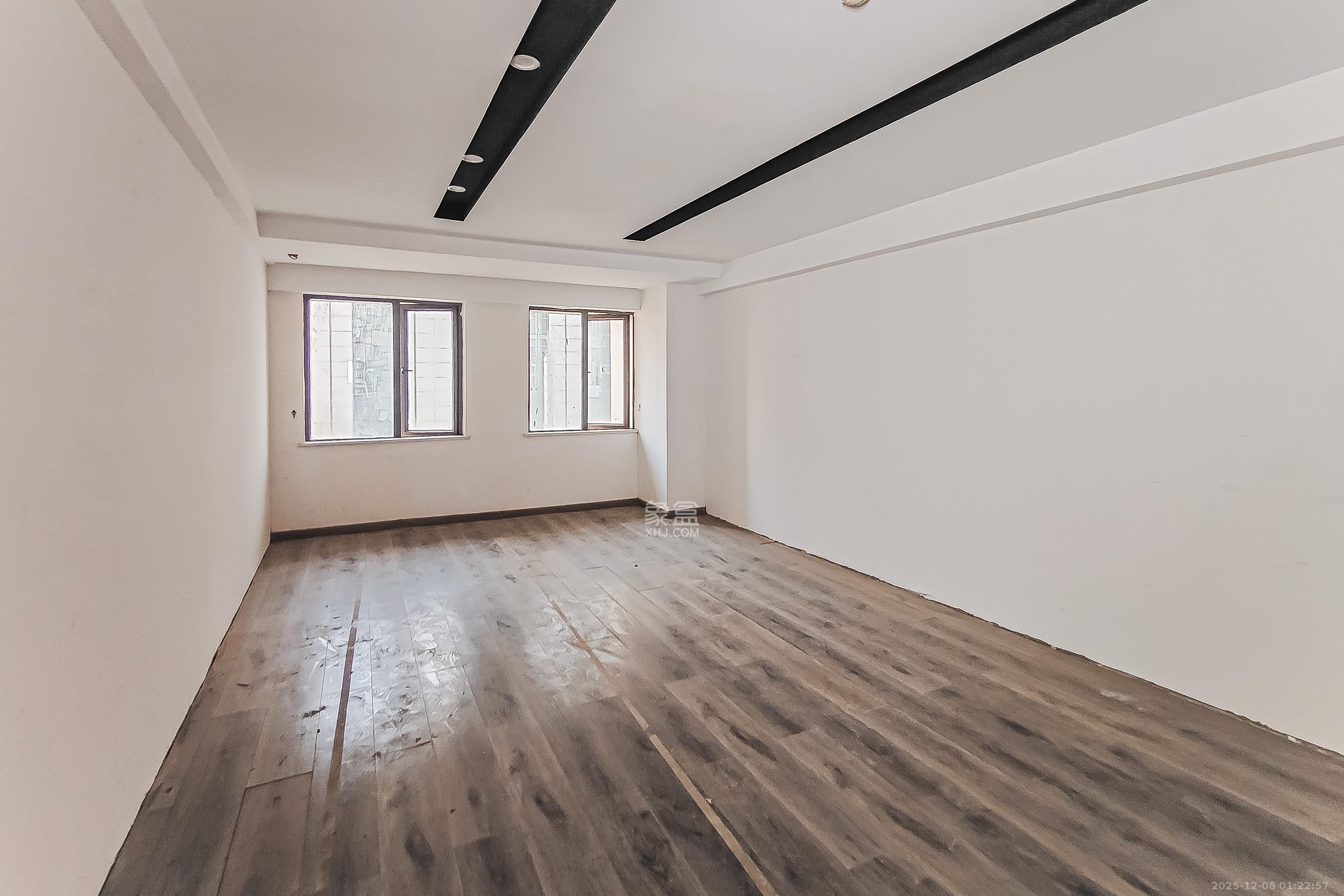 摩天一号 1室1厅1卫 30.0万 摩天一号 1室1厅1卫 30.0万客厅