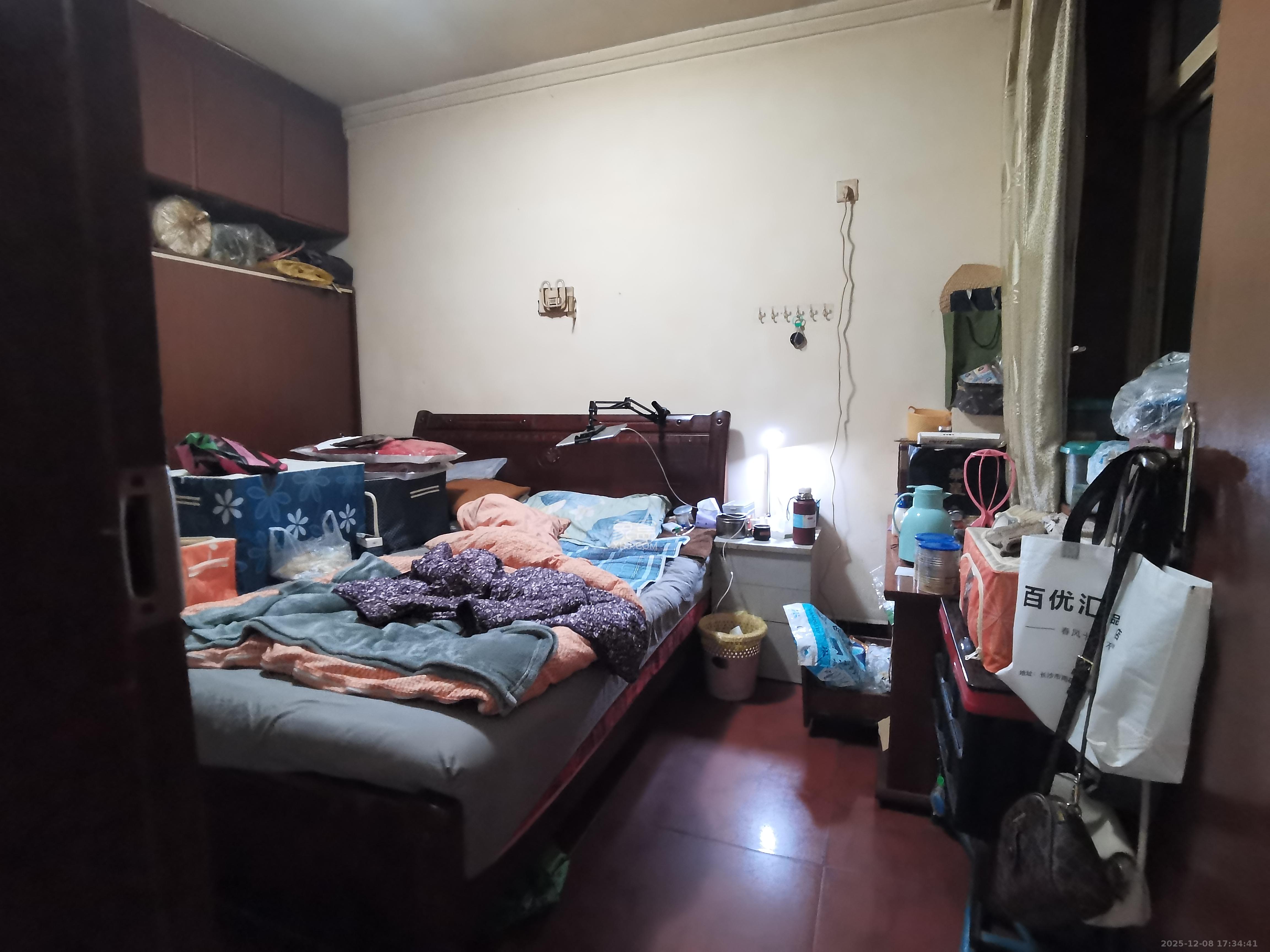 牛婆塘社区 1室1厅1卫 1400.0元/月 牛婆塘社区 1室1厅1卫 1400.0元/月室内图