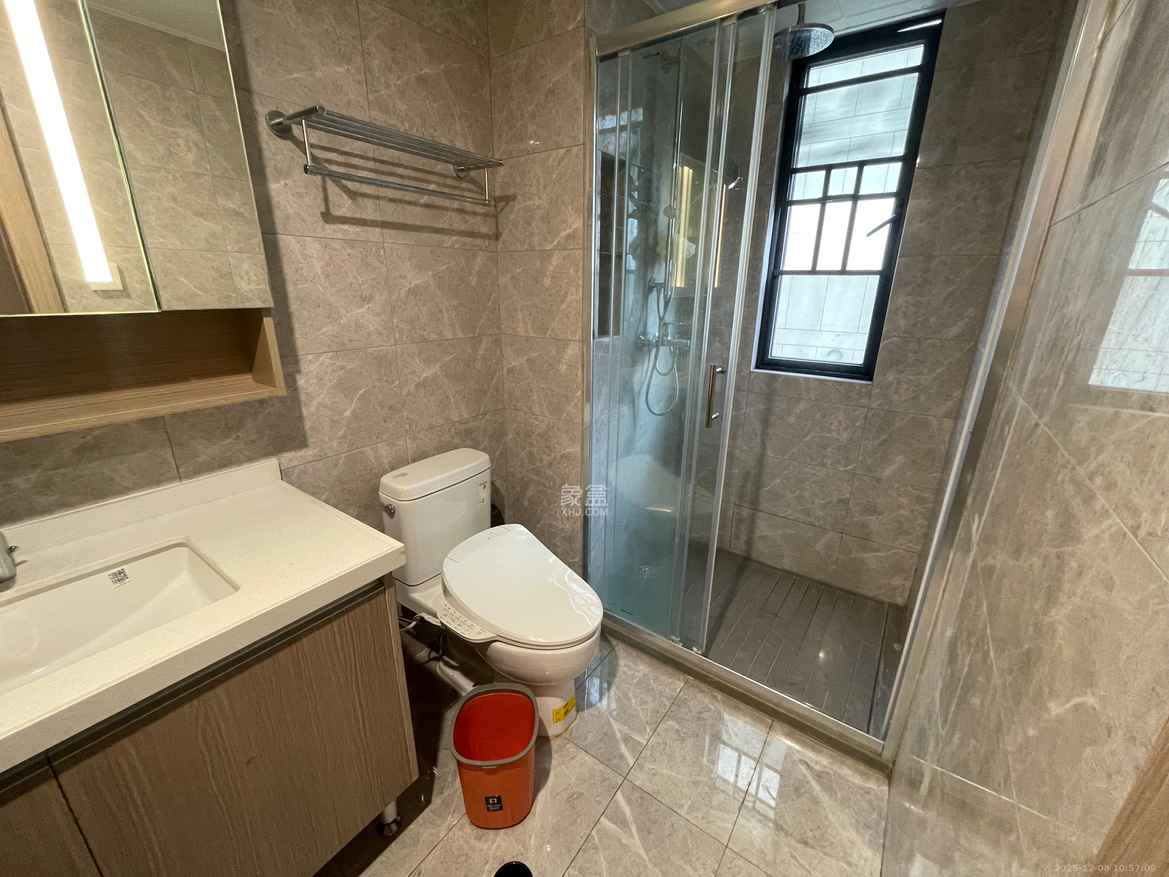 旭辉雨花郡  4室1厅2卫    4400.0元/月室内图