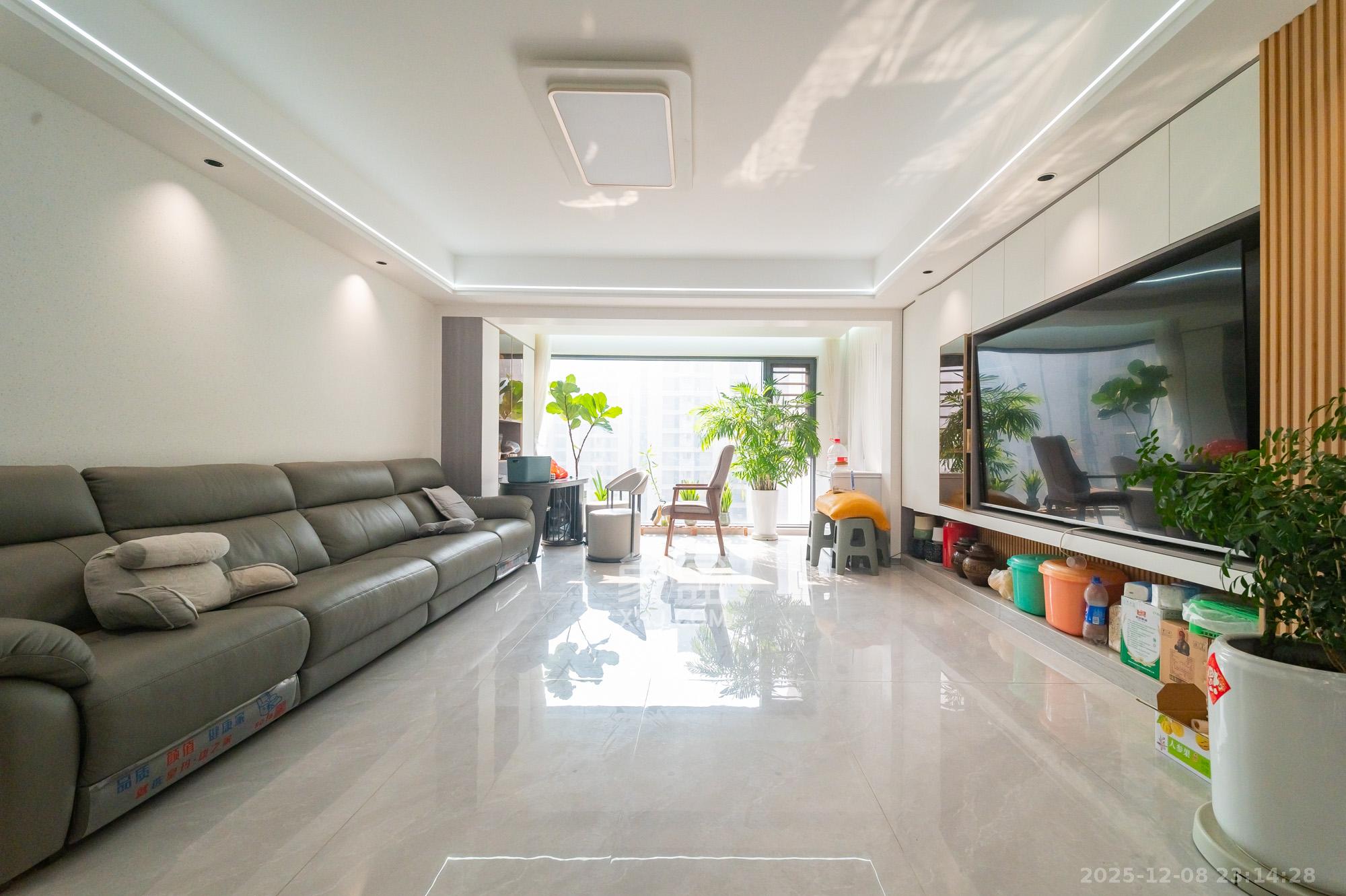 中梁正荣府  4室2厅2卫    130.0万