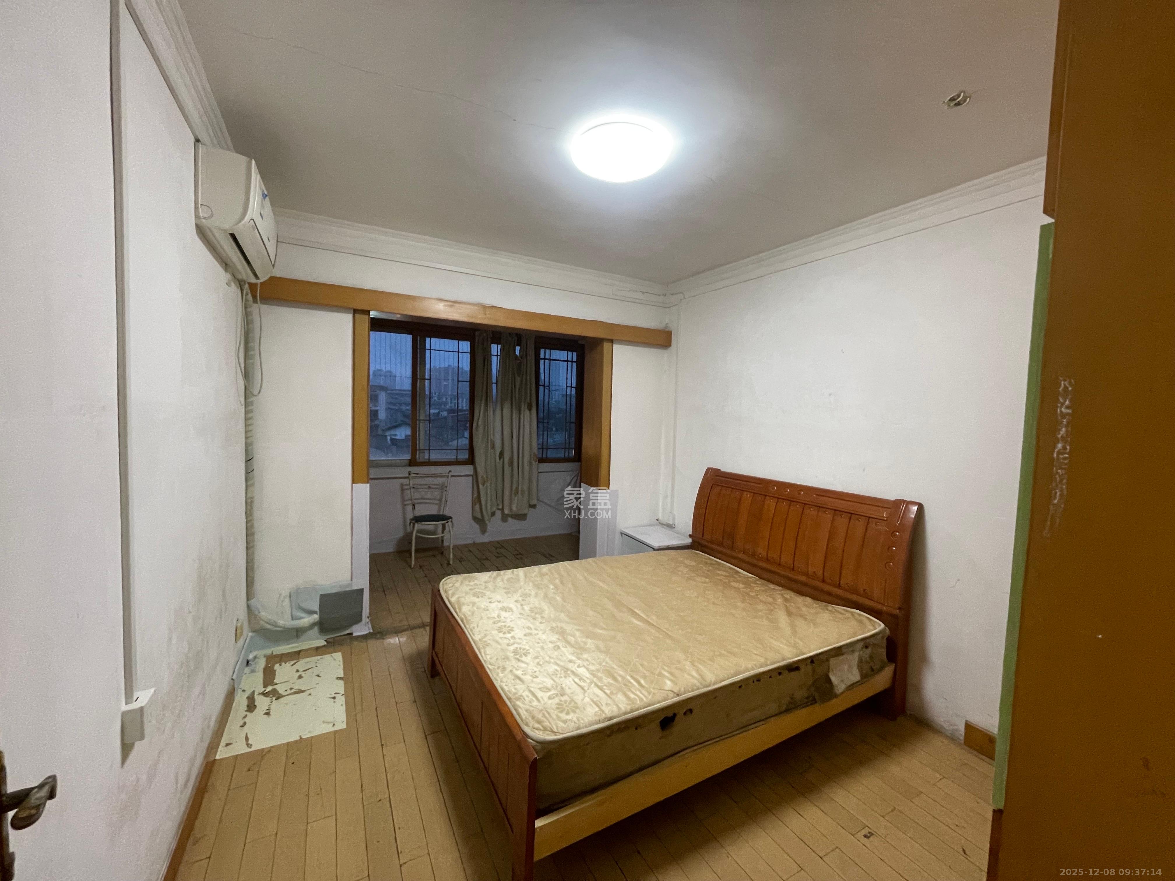 稻田园公寓  1室2厅1卫    2800.0元/月室内图