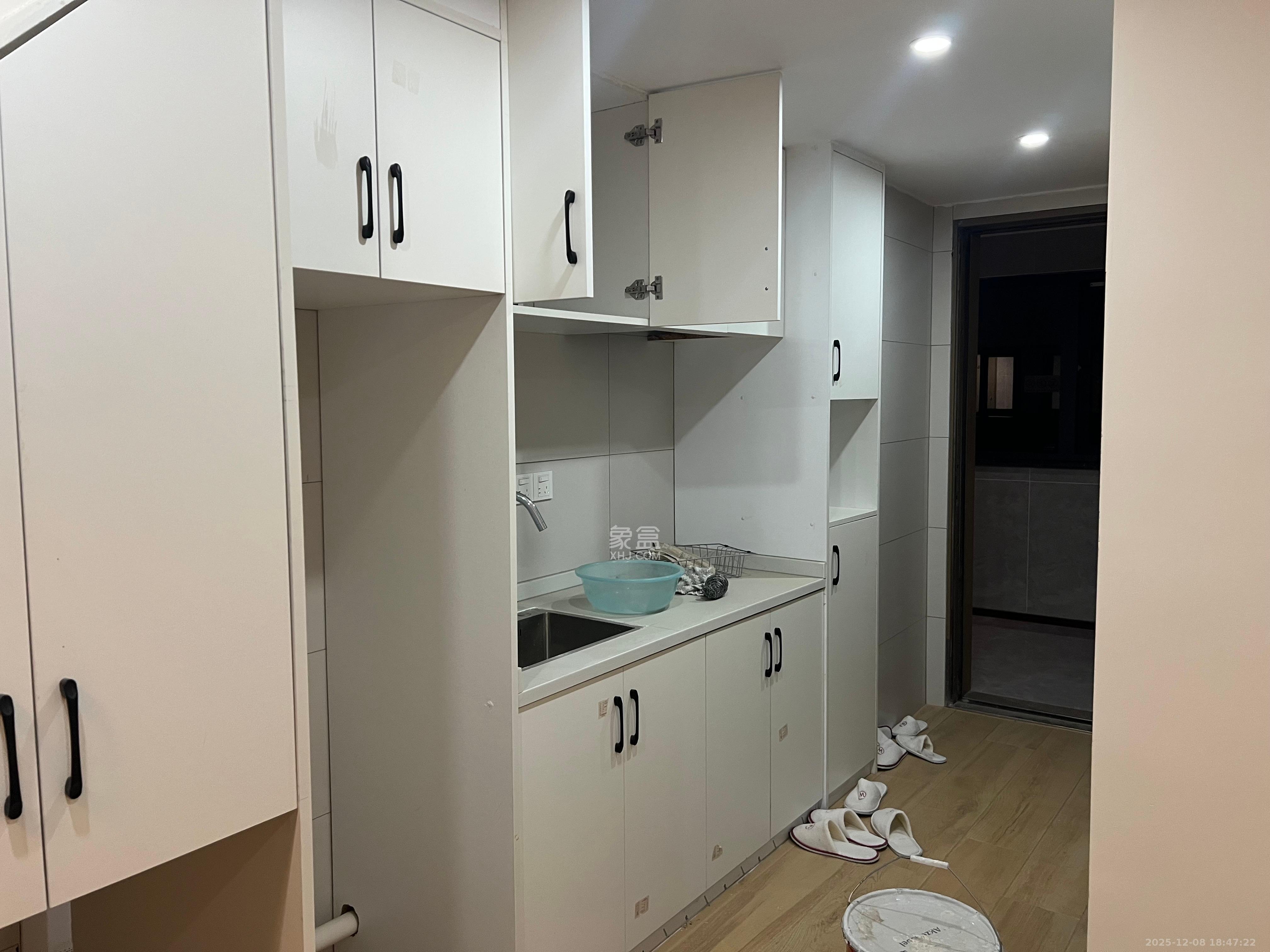 福晟翡翠湾  1室1厅1卫    1700.0元/月室内图