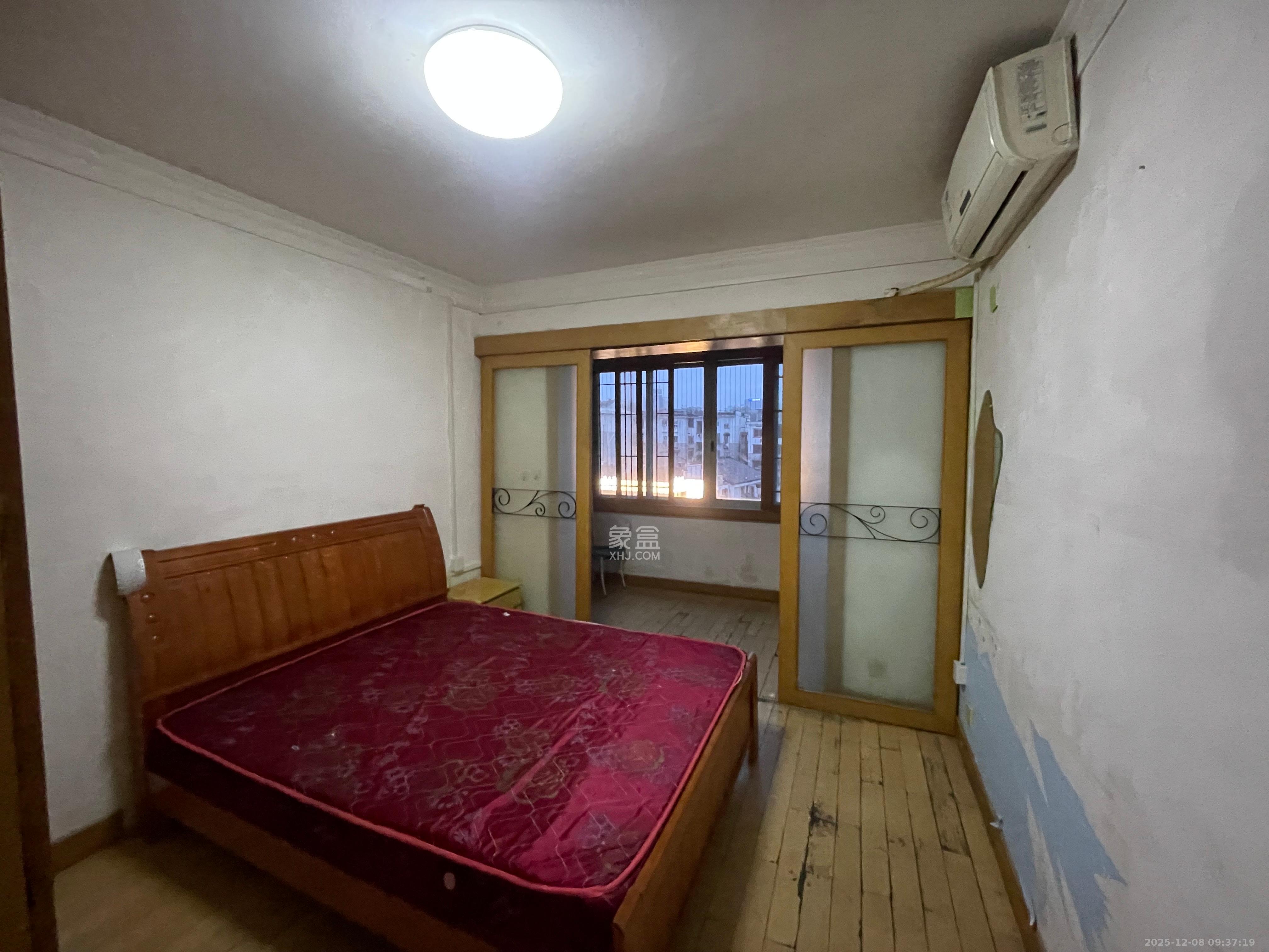 稻田园公寓  1室2厅1卫    2800.0元/月室内图