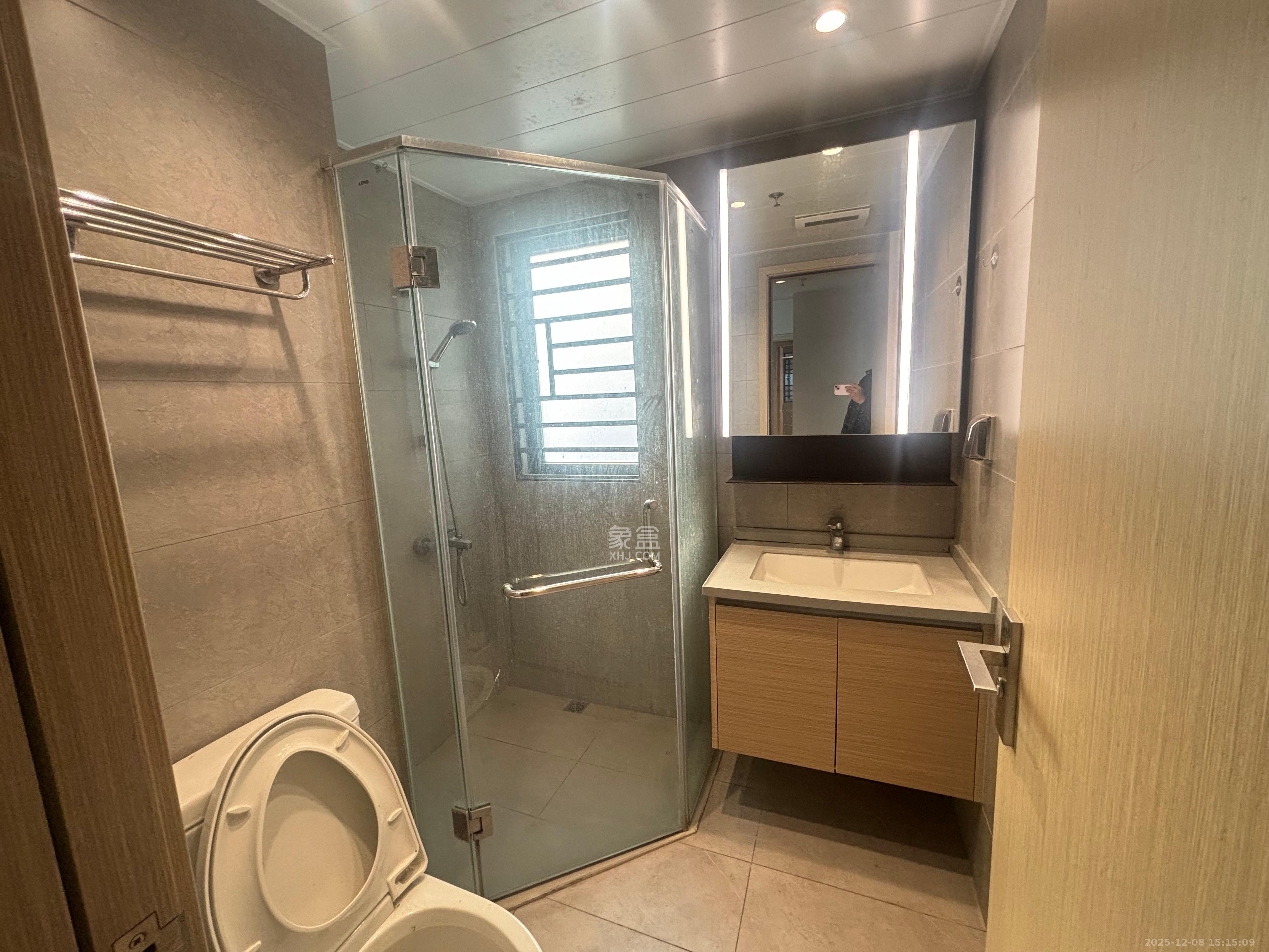 时代梅溪领峰  3室2厅2卫    3200.0元/月室内图