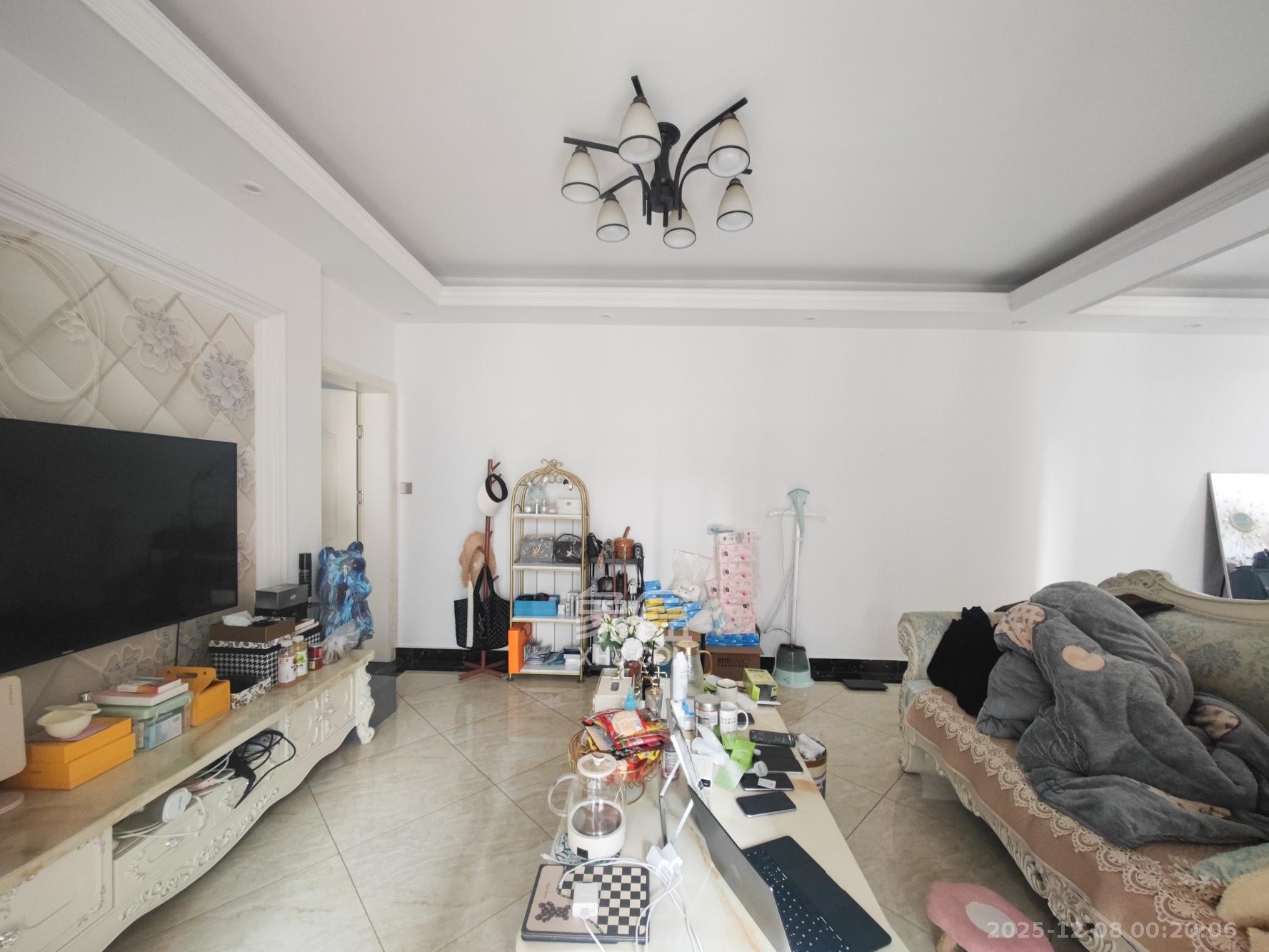 西湖鸿运佳苑  4室2厅2卫    105.0万