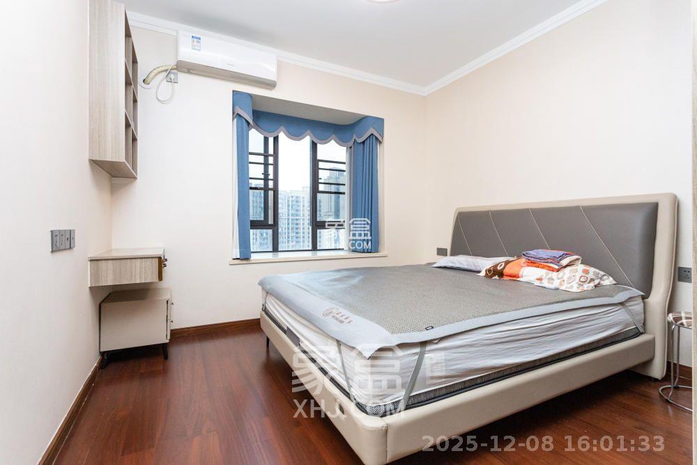 万润滨江天著  4室2厅2卫    3000.0元/月室内图