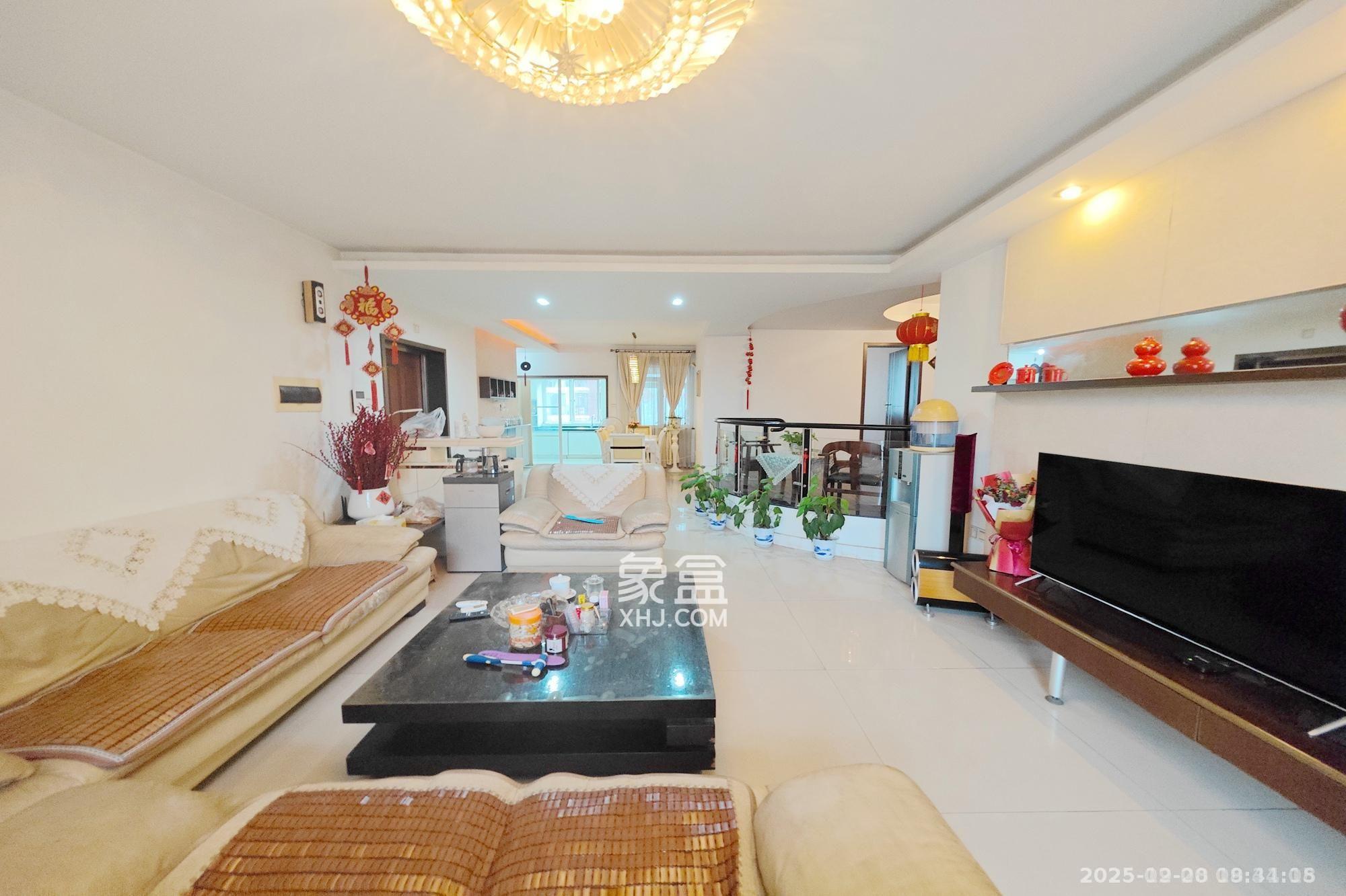 鸿铭中心  4室2厅2卫    4800.0元/月