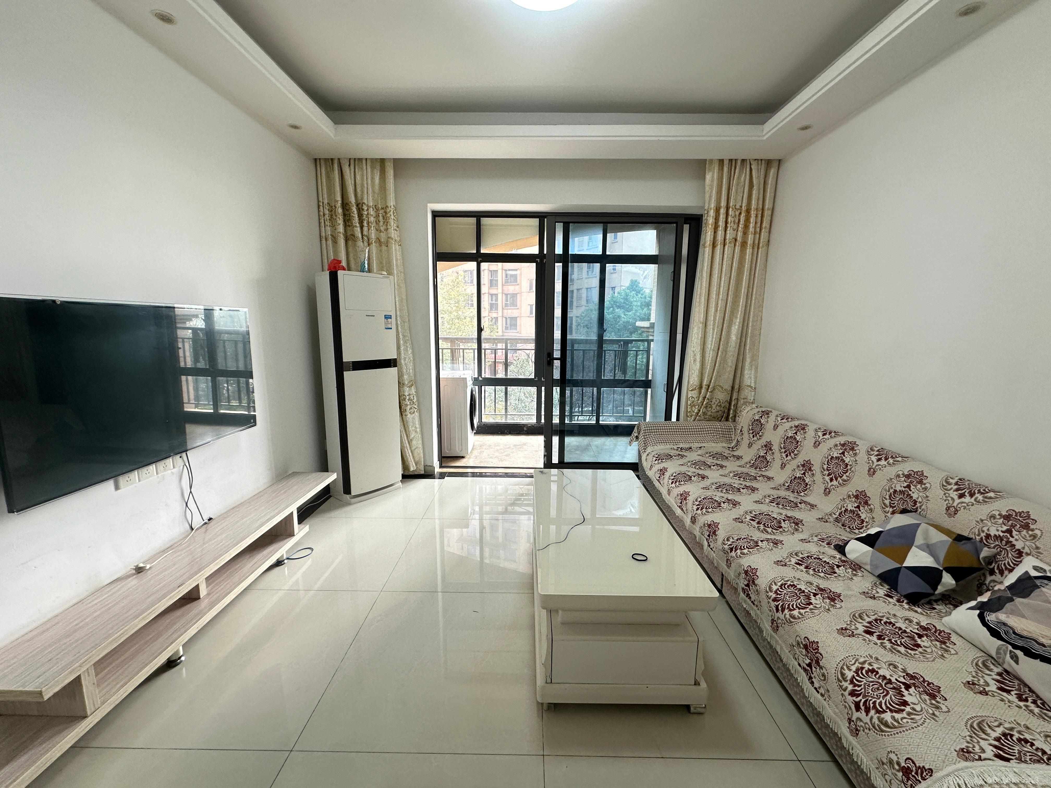 珠江郦城探香里  3室2厅1卫    2400.0元/月