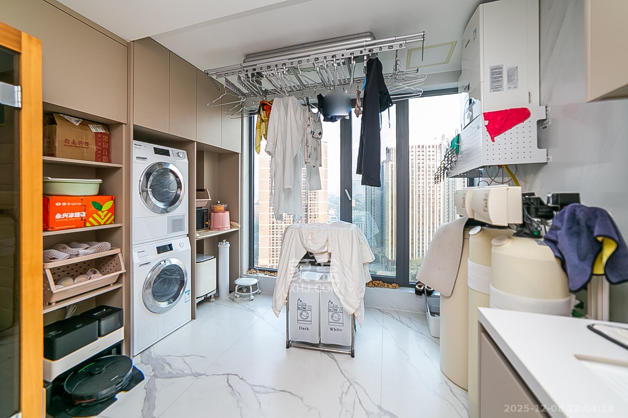 中建江山壹号  4室2厅2卫    708.0万其他