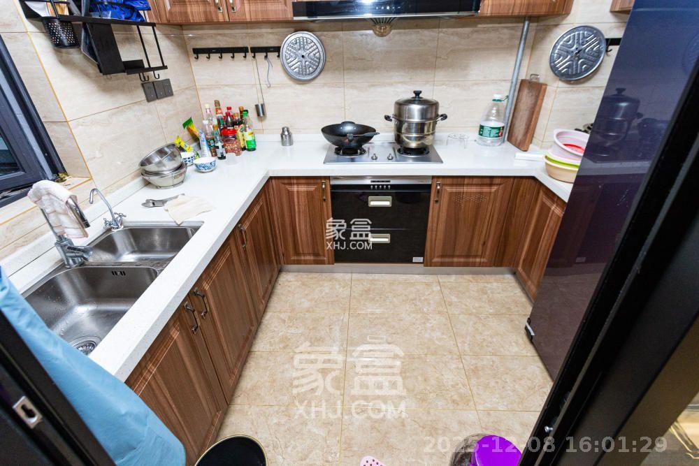 万润滨江天著  4室2厅2卫    3000.0元/月室内图