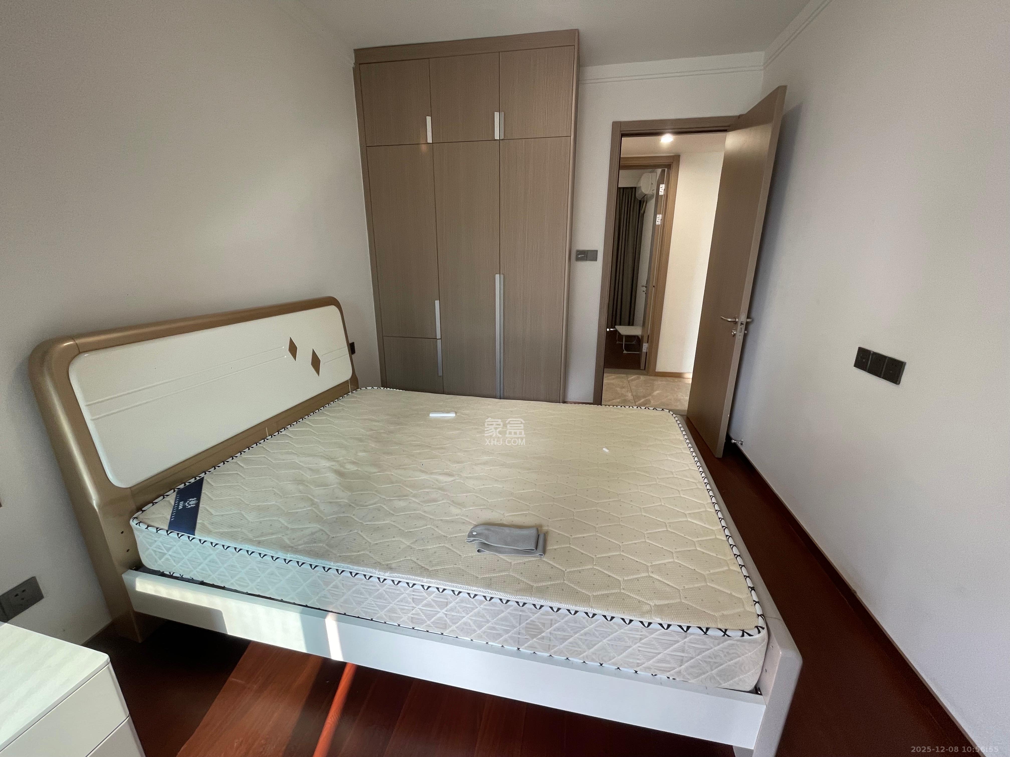 旭辉雨花郡  4室1厅2卫    4400.0元/月室内图