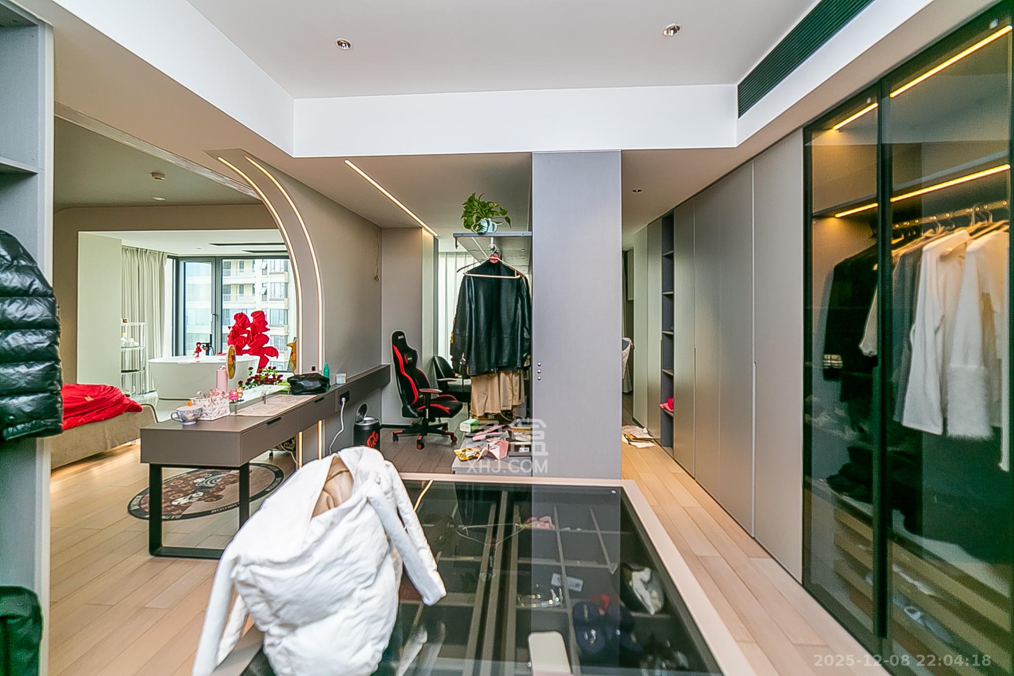 中建江山壹号  4室2厅2卫    708.0万其他