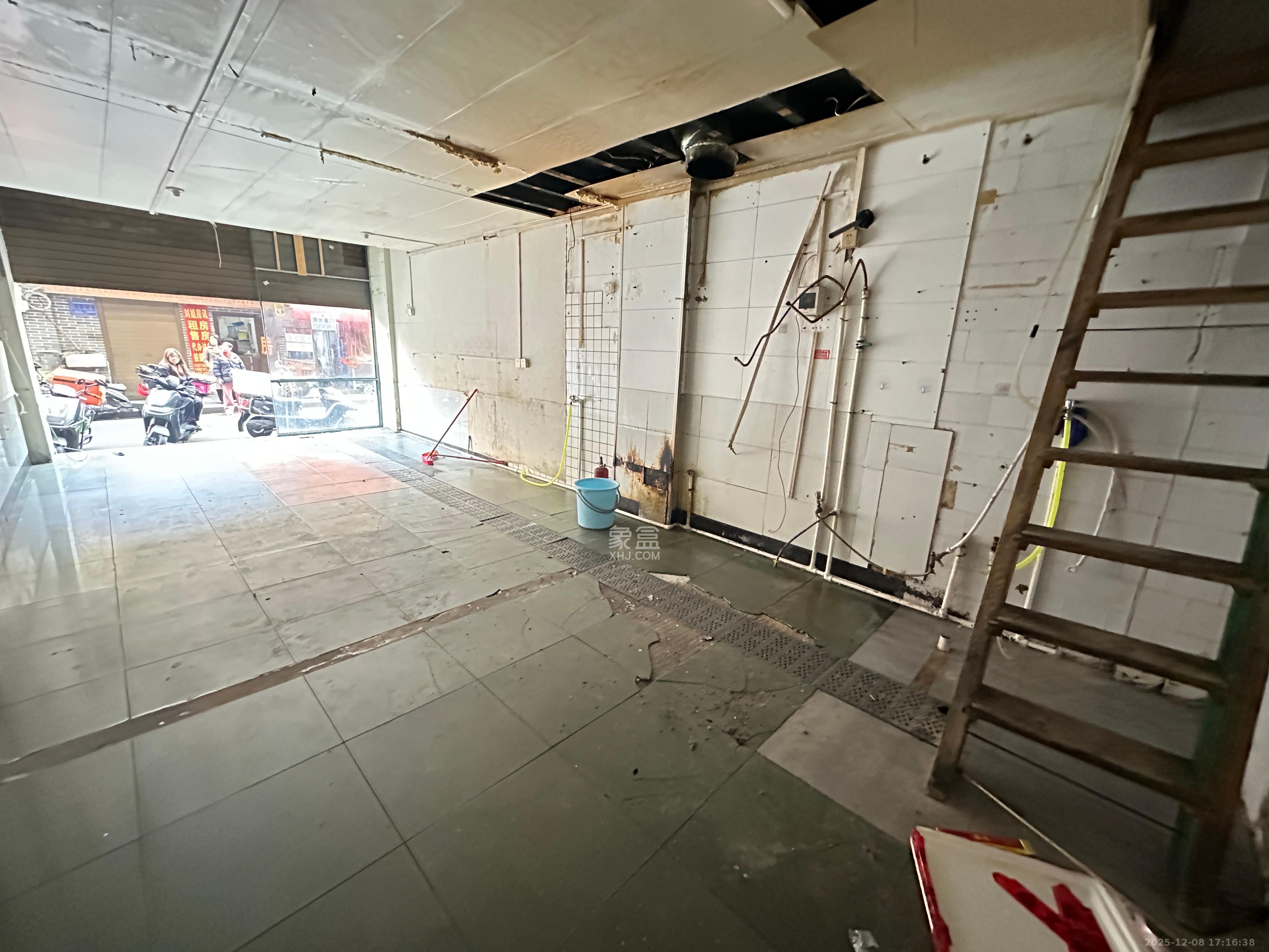 小瀛洲散盘   39.77㎡      4500.0元/月室内图